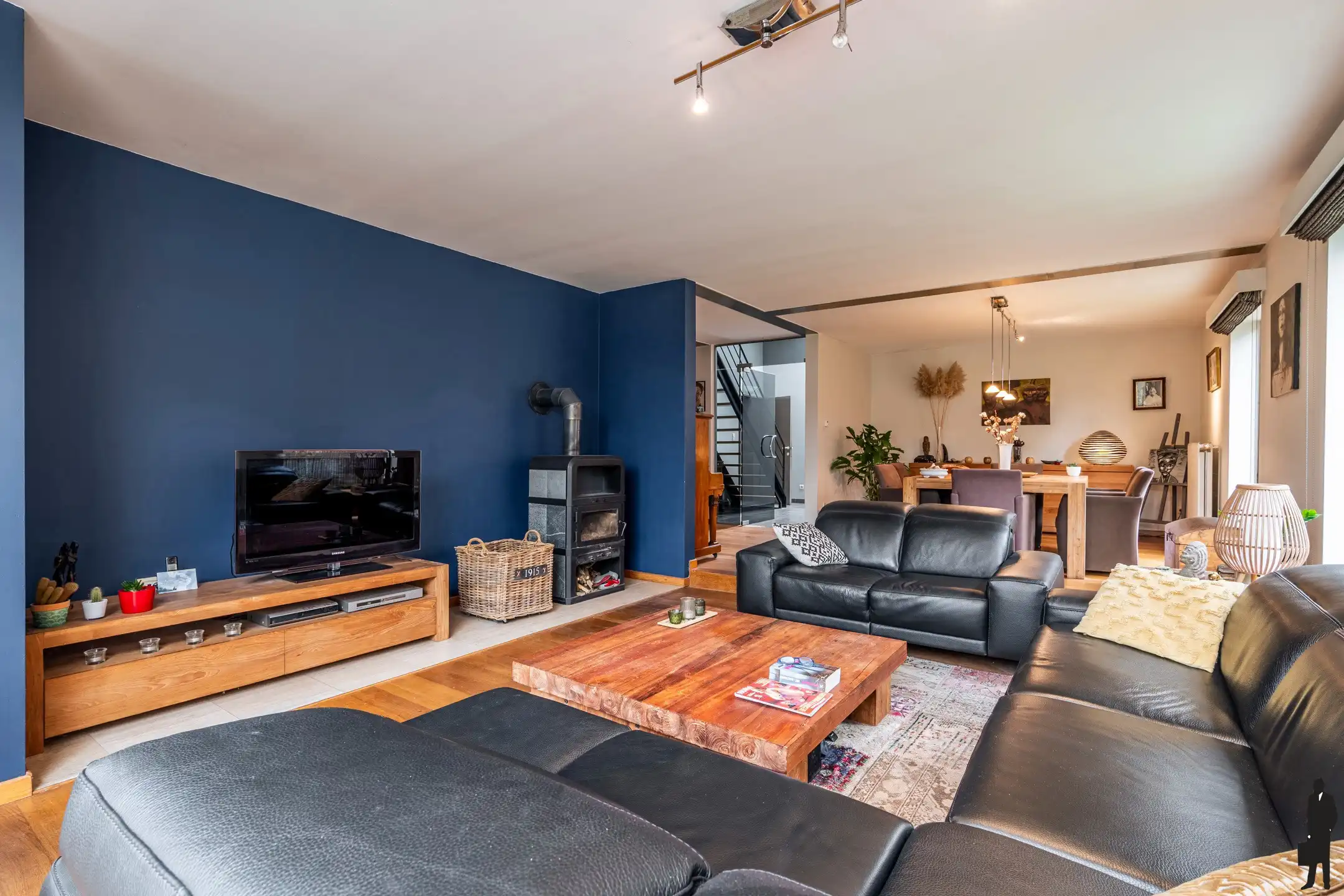 Instapklare gezinswoning met 3slks, tuin en garage op 563 m² foto 11