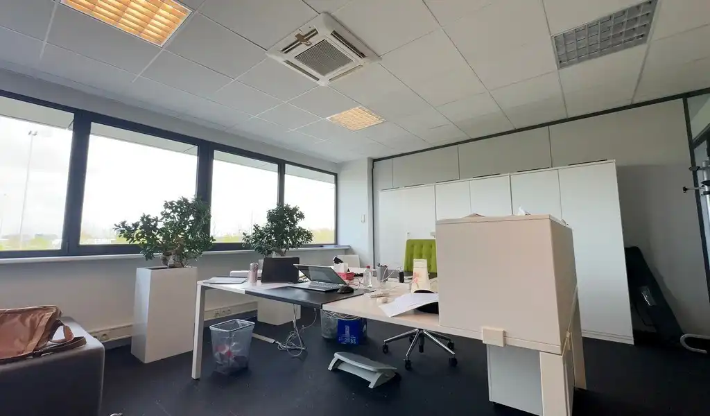 Burelen te huur vlakbij The Loop in Dionysius KMO center in Sint-Denijs-Westrem foto 3