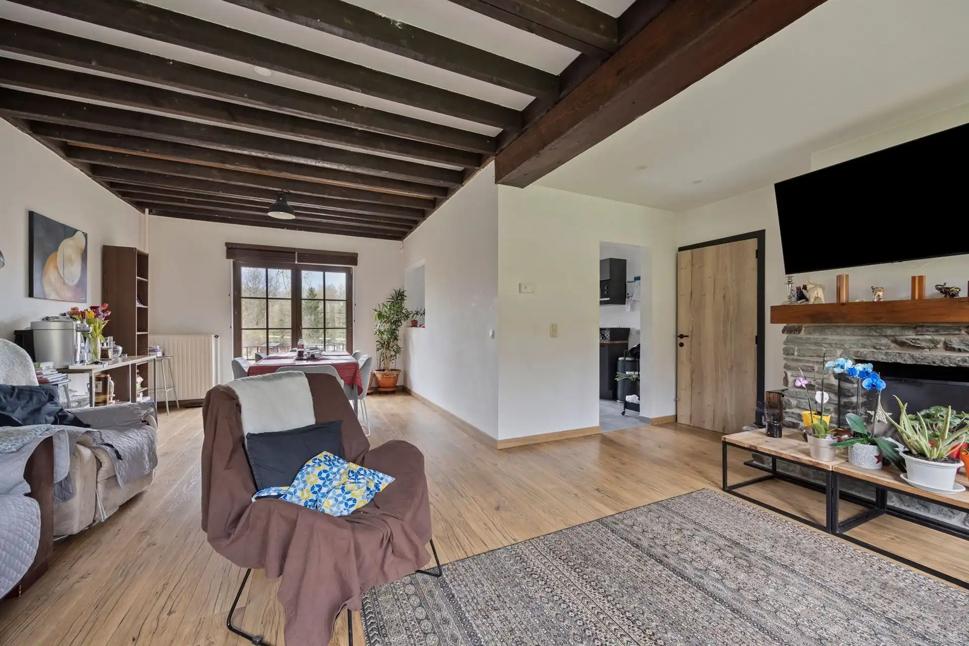 Charmante, gerenoveerde villa op rustige locatie foto 8