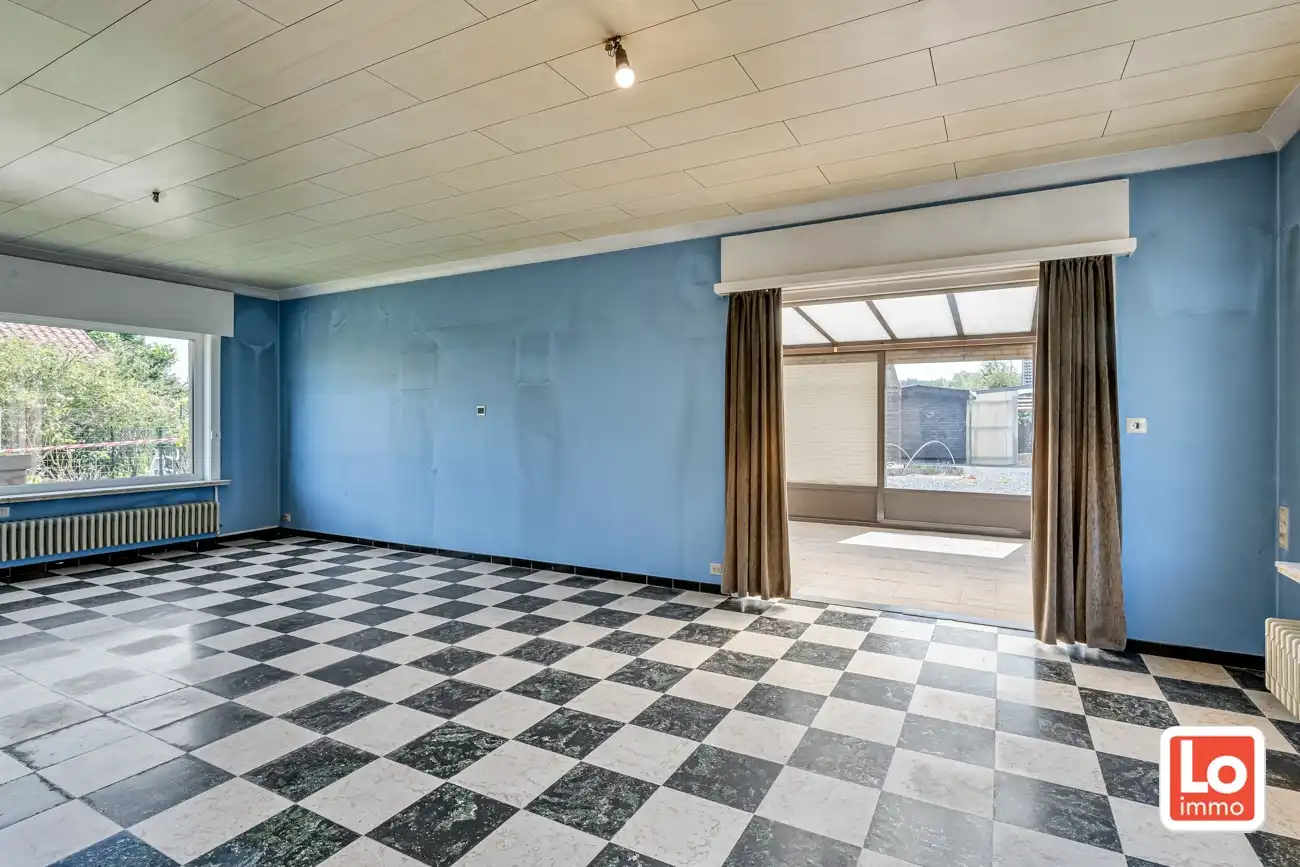 Volledig te renoveren open woning met ruime afzonderlijke garage en tuin op een toplocatie nabij Oude Bareel in Sint-Amandsberg/Oostakker! foto 7