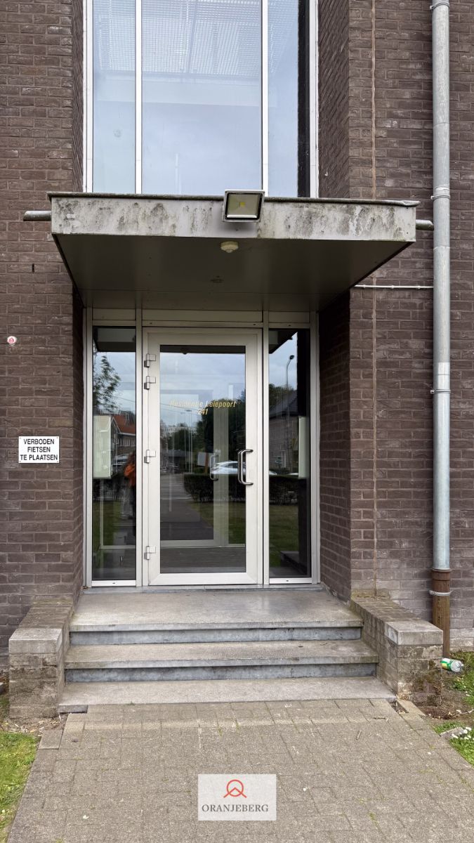 één slpk app met open zicht op het groen  en water foto 36