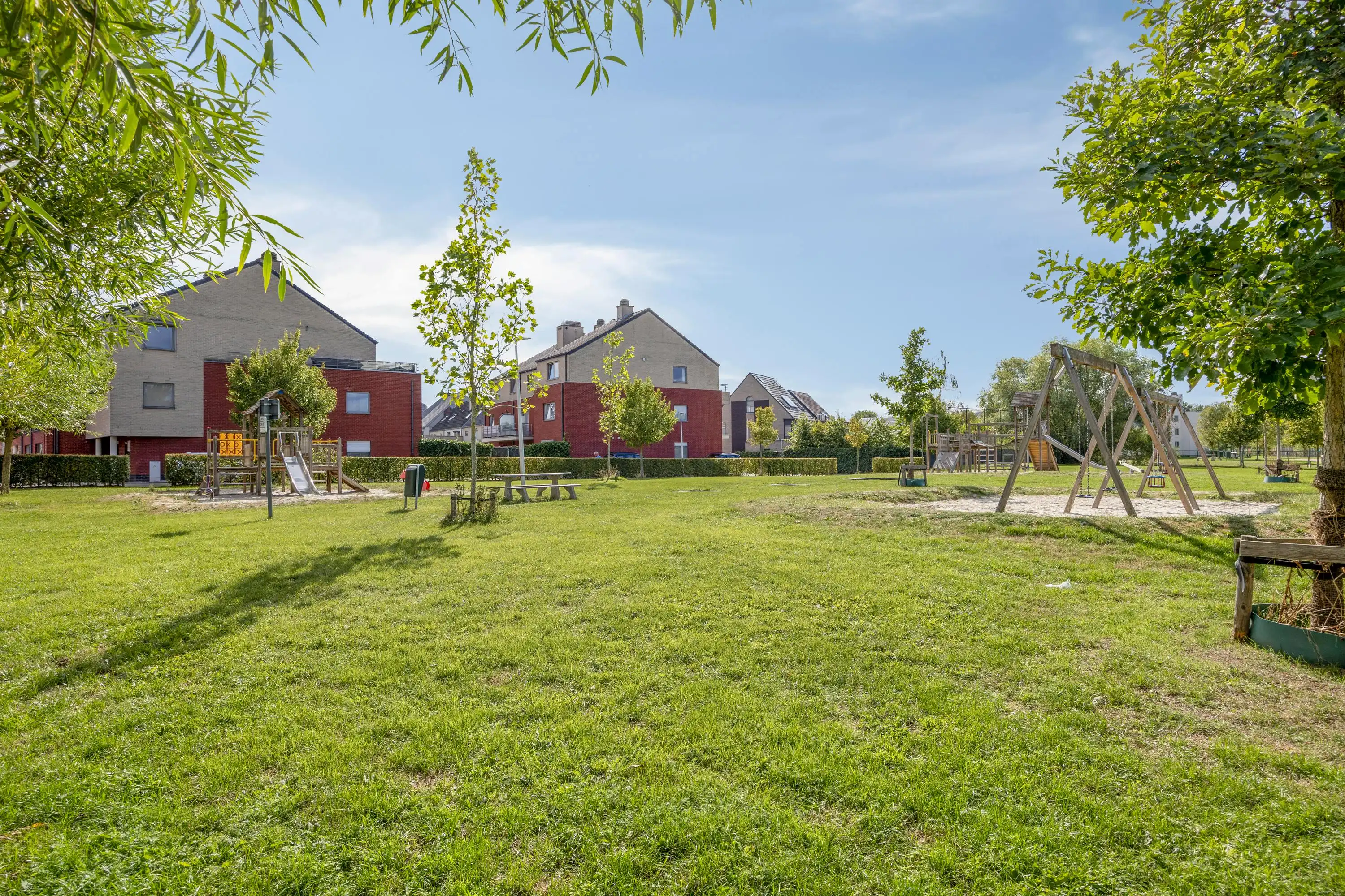 Centraal gelegen 2-slaapkamerappartement met terras te Hasselt foto 17
