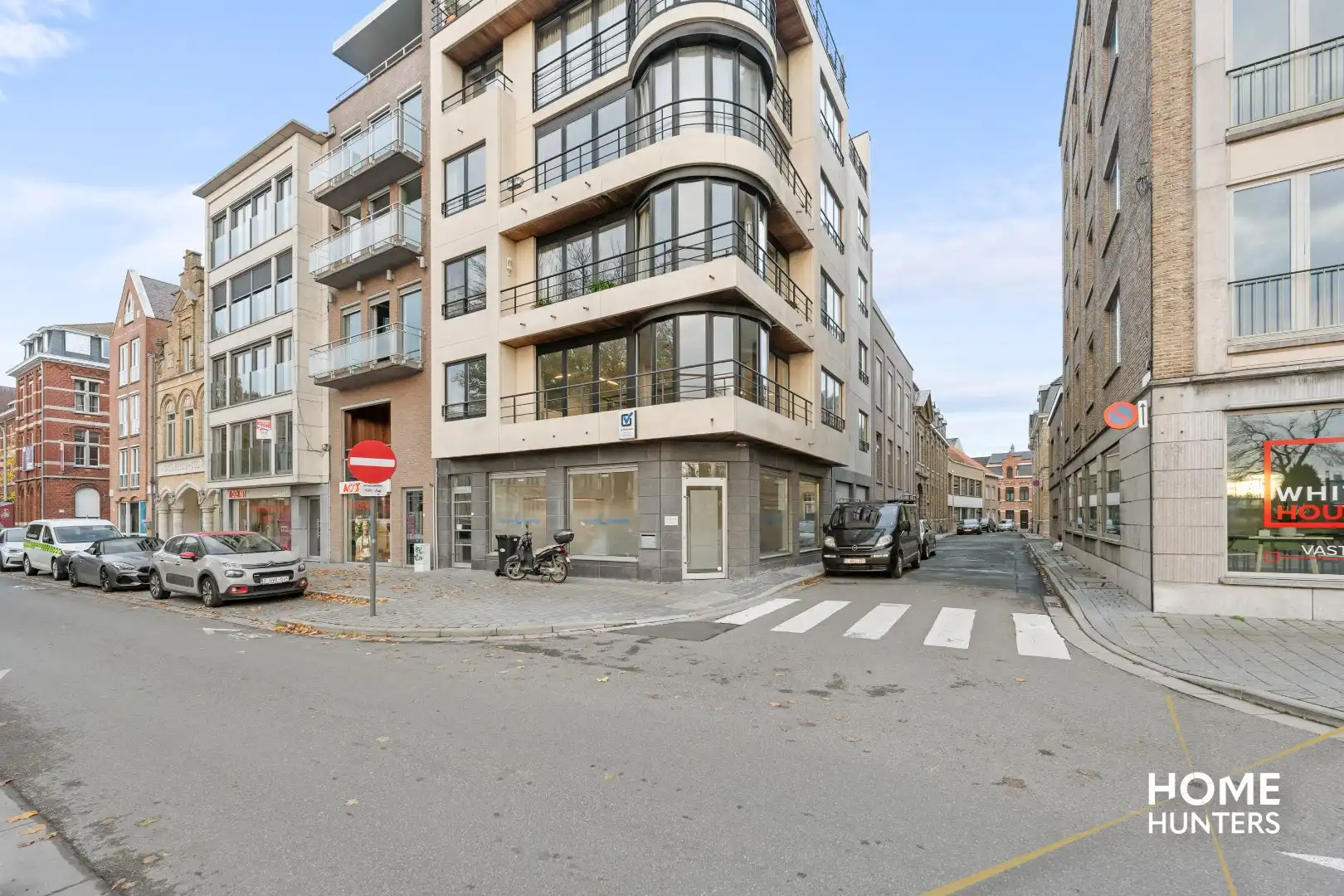 Kantoorruimte bestaande uit twee verdiepingen op het Colaertplein te Ieper foto 13