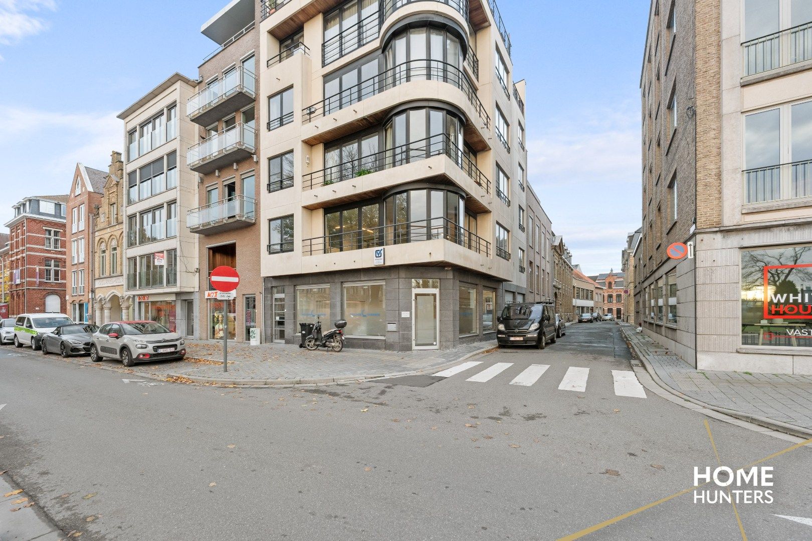 Kantoorruimte bestaande uit twee verdiepingen op het Colaertplein te Ieper foto 13