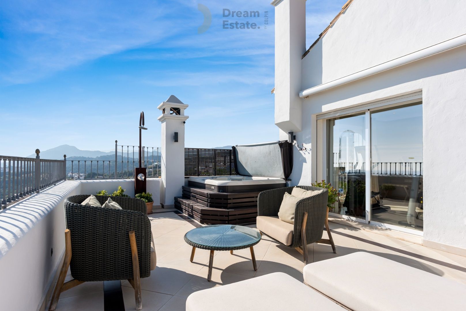 4 Slaapkamer duplex met adembenemende uitzichten te Las Colinas, Benahavís. foto 15