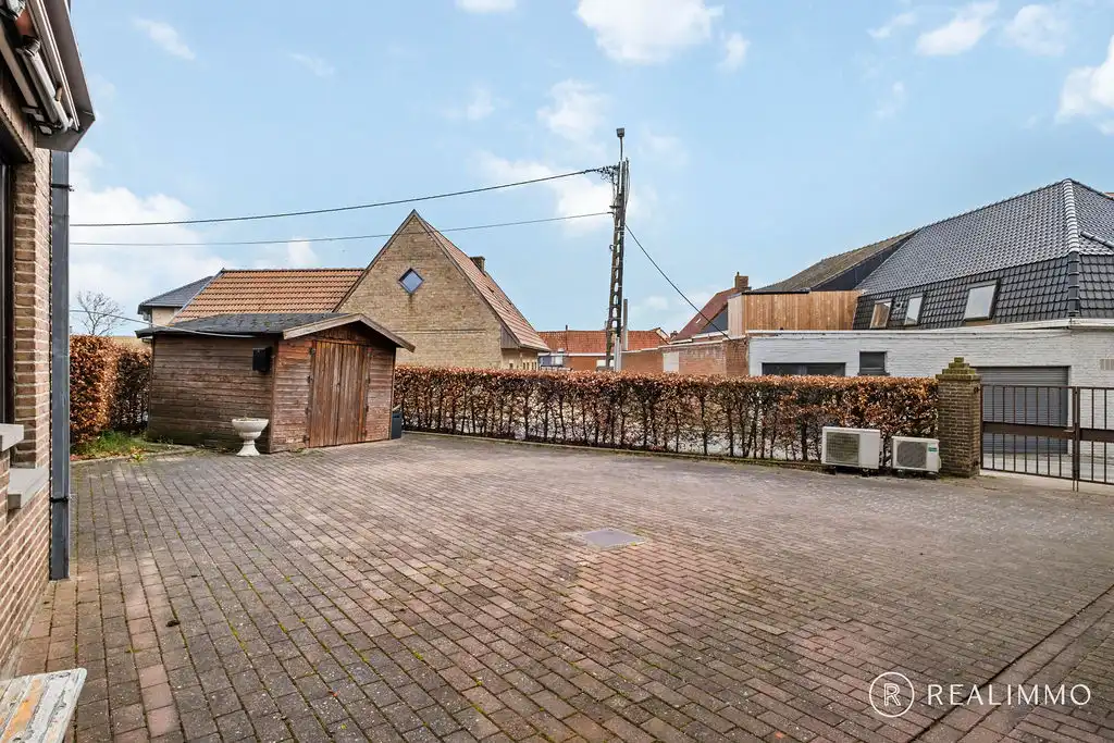 Polyvalente handelsruimte met ruime parking foto 14