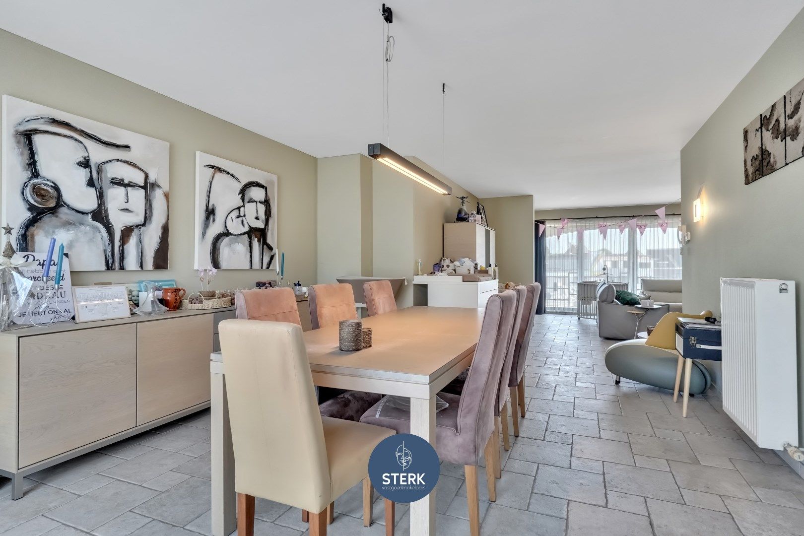 INSTAPKLAAR DUPLEX-APPARTEMENT MET 3 SLPKS EN 2 TERRASSEN TE REKEM !  foto 2