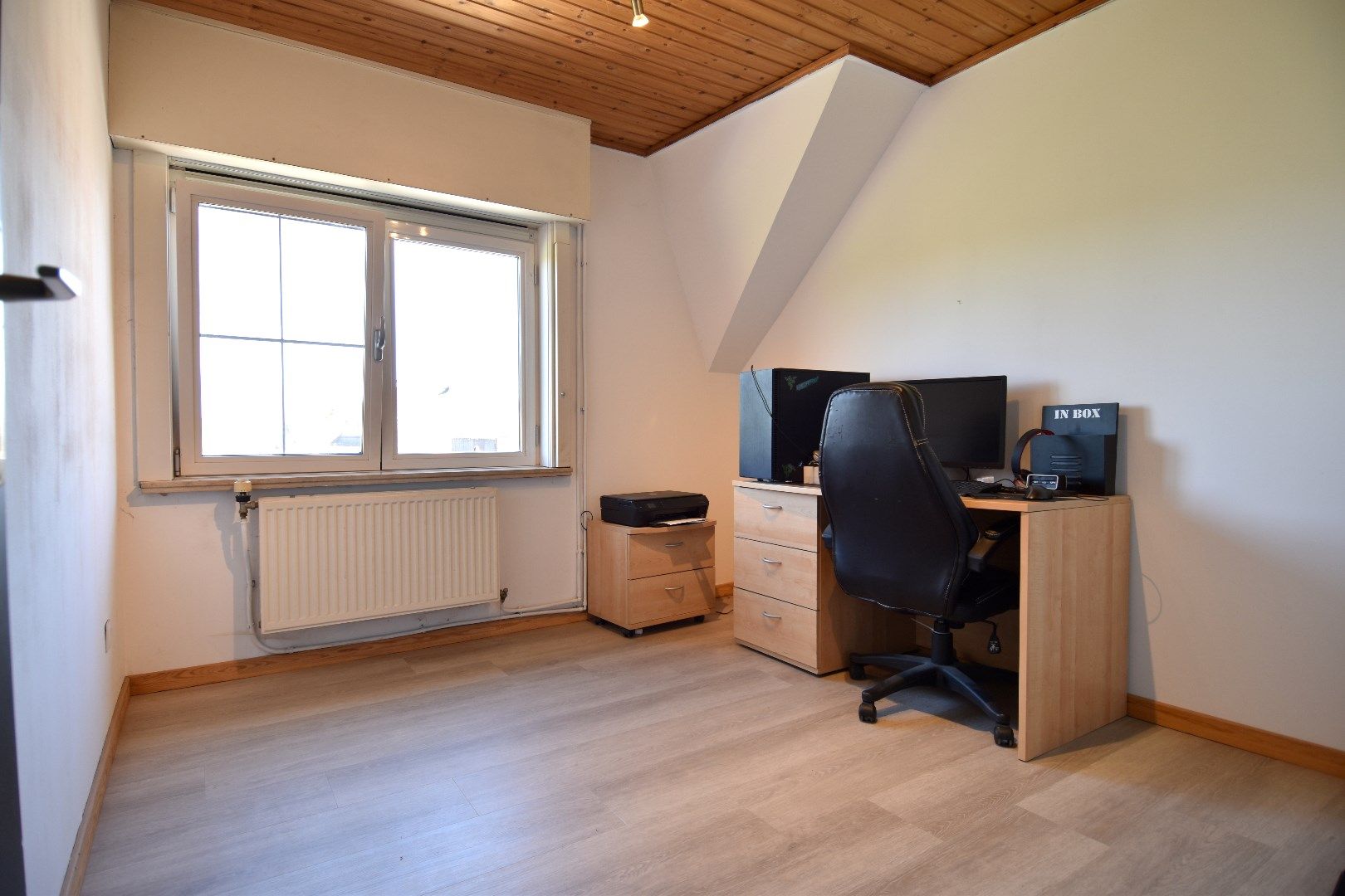 Instapklare gezinswoning met 4 slaapkamers, zonneterras en garage te koop in Bergelen te Gullegem foto 13