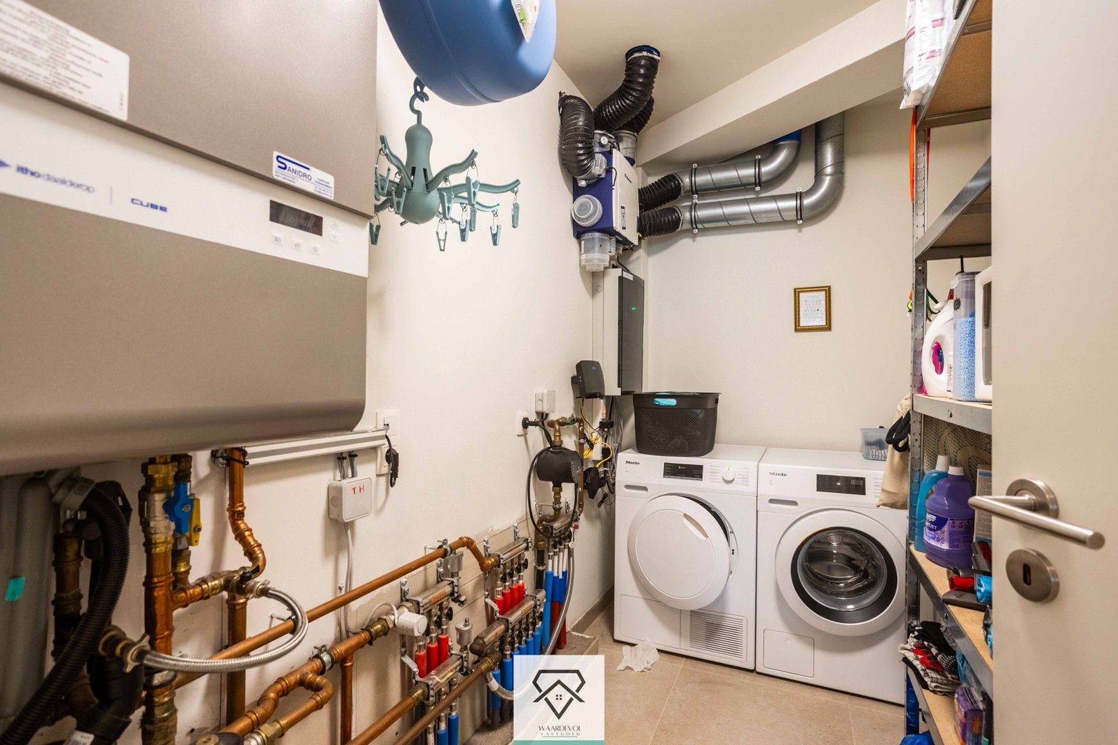 Uitzonderlijk appartement met tuin, zeer ruime garage en topligging nabij Sint-Pietersplein foto 15