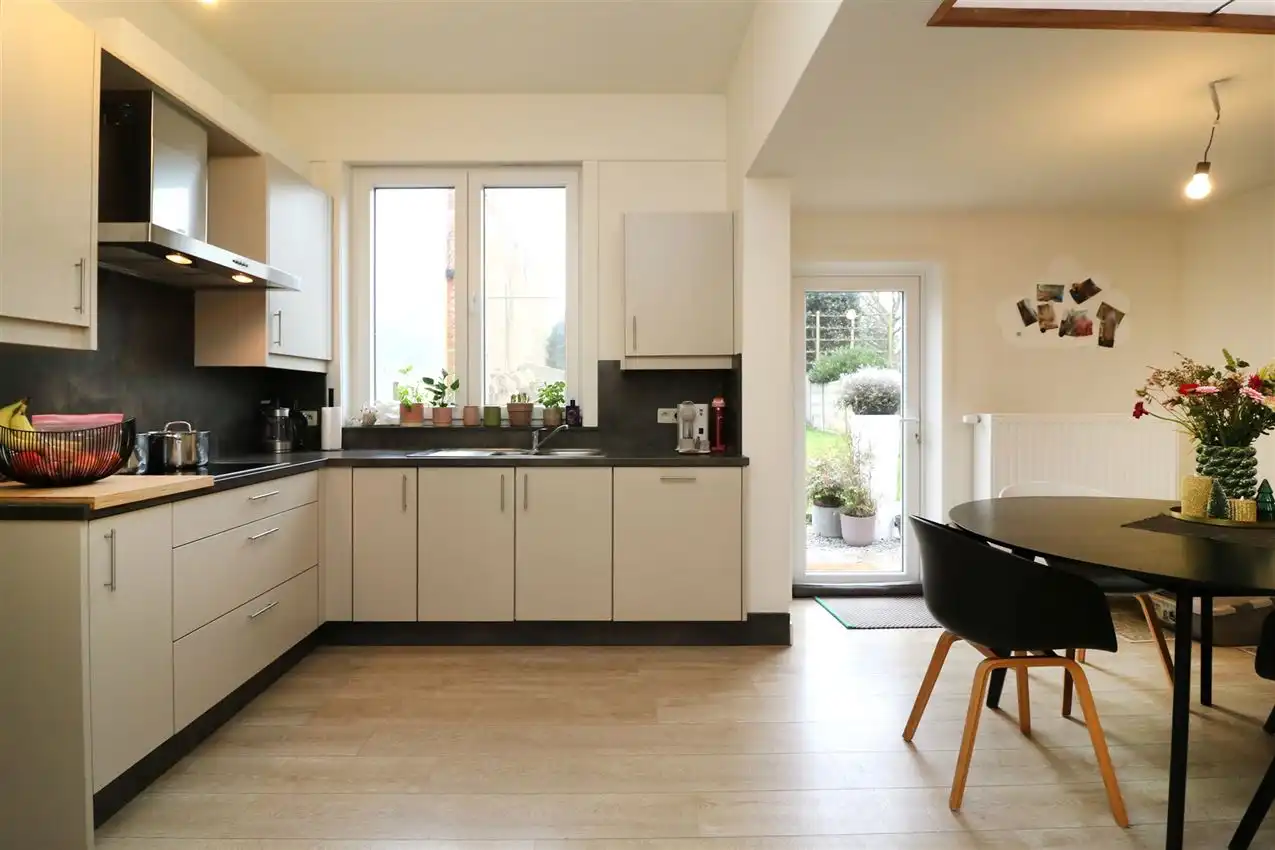 Gerenoveerde woning met tuin, centraal gelegen nabij centrum en E 314 foto 9