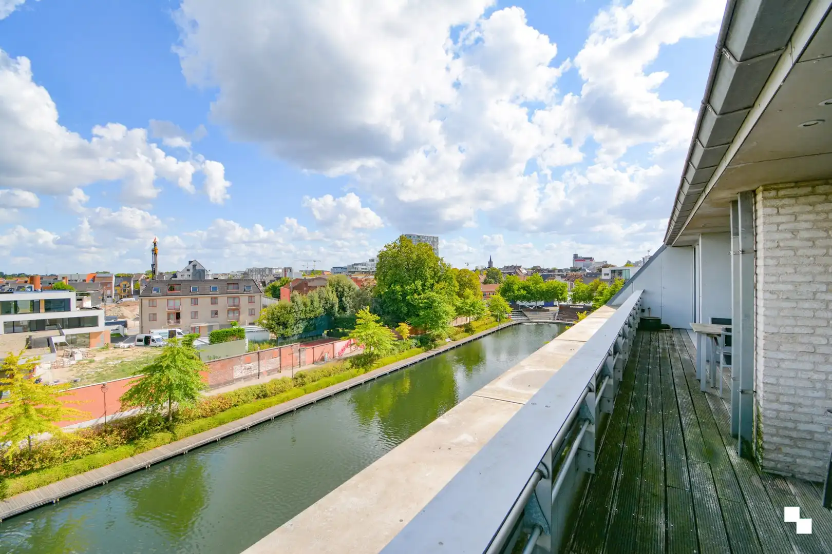 UItzonderlijk ruim appartement aan het water te Roeselare! foto 17