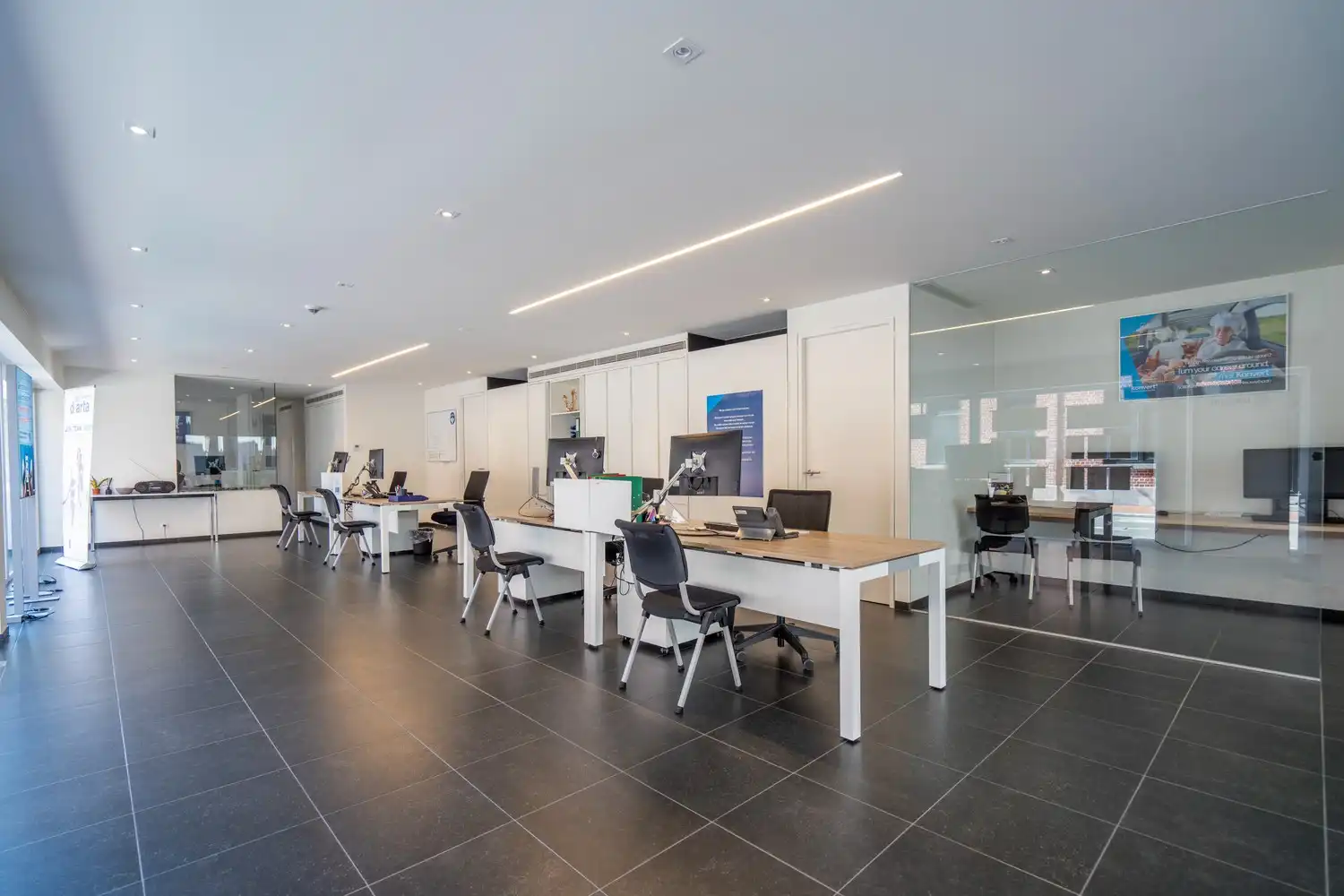 Jouw kantoor, klaar in Izegem foto {{pictureIndex}}