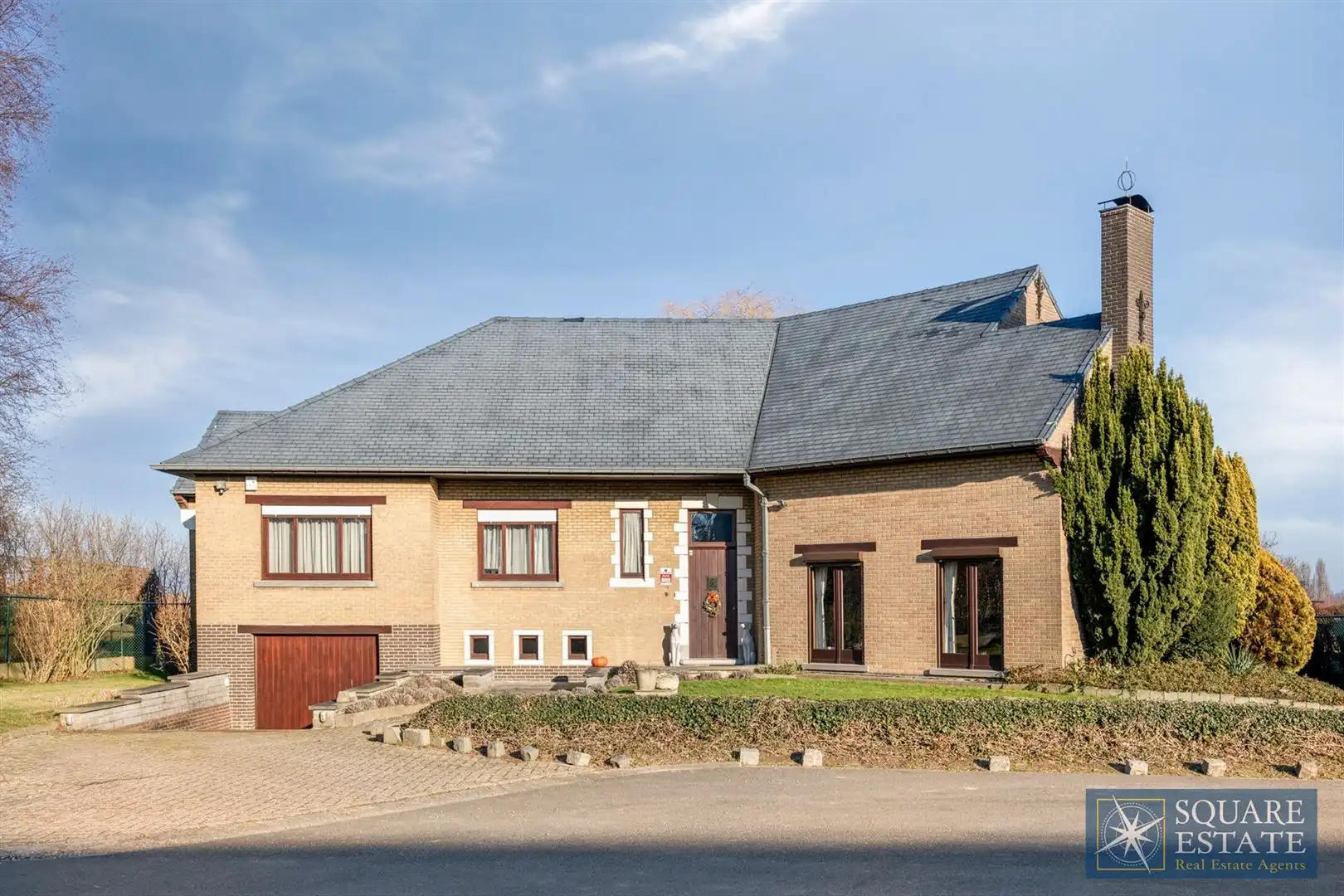 Hoofdfoto van de publicatie: Charmante villa om te renoveren 