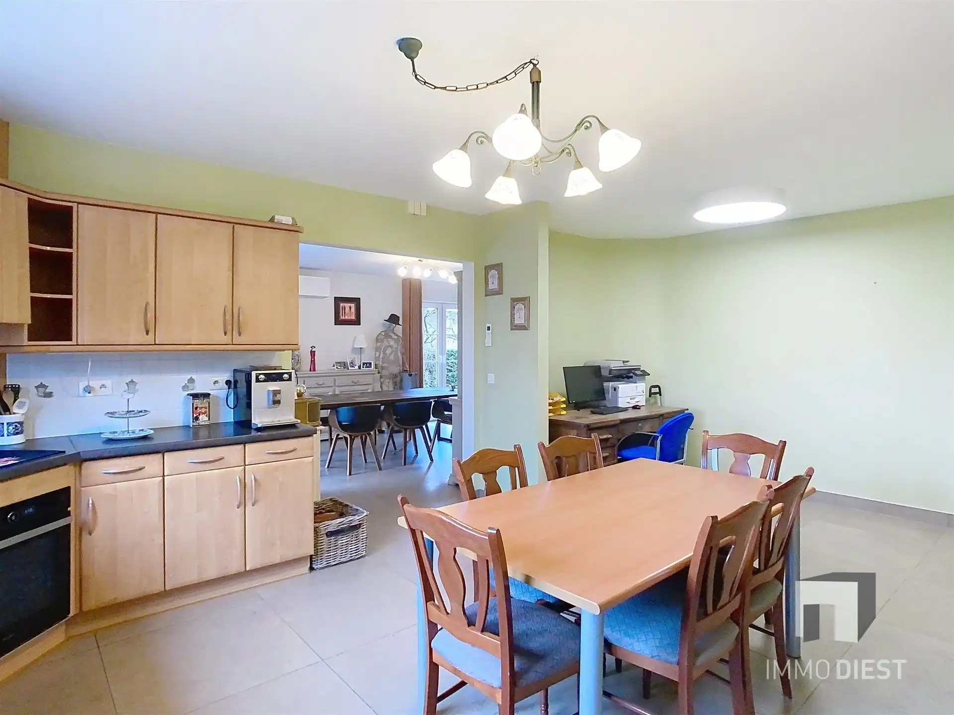 Woning met 4 slpks in residentiële wijk foto 7