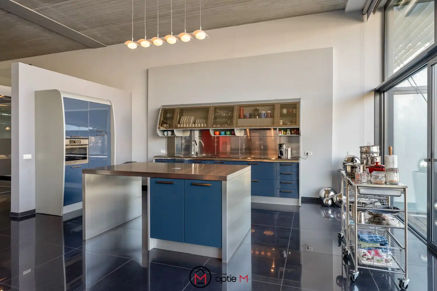 Unieke loft met 2 slaapkamers, terras en parking foto 8