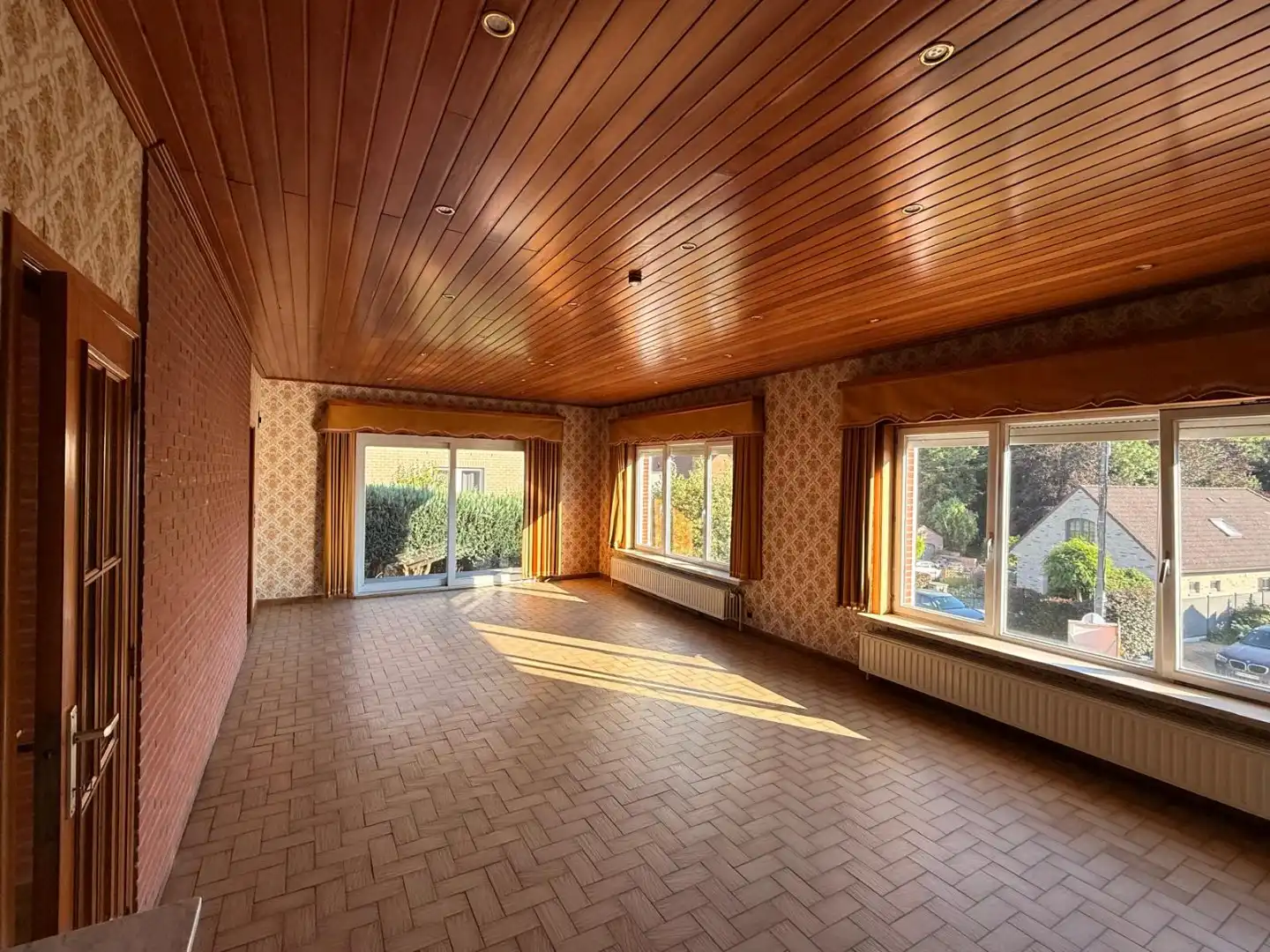 Eengezinswoning met 3 slaapkamers, garage, terras en ruime tuin foto 3