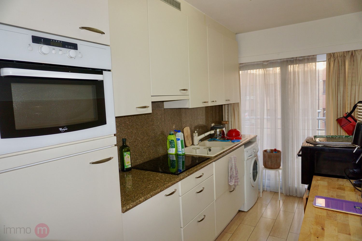 Centraal gelegen appartement met 2 slaapkamers en autostaanplaats. foto 5