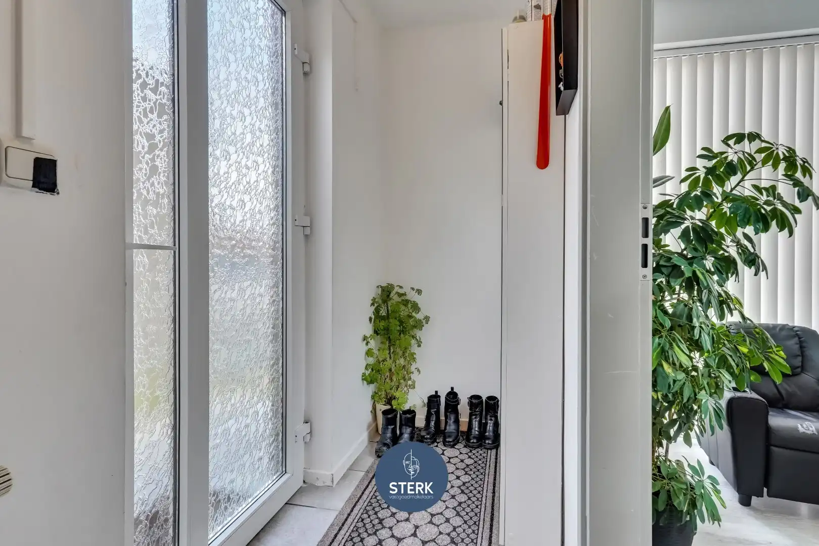 GEZINSWONING MET 3 SLPKS, TUIN EN GARAGE IN HET RUSTIGE REKEM ! foto 5