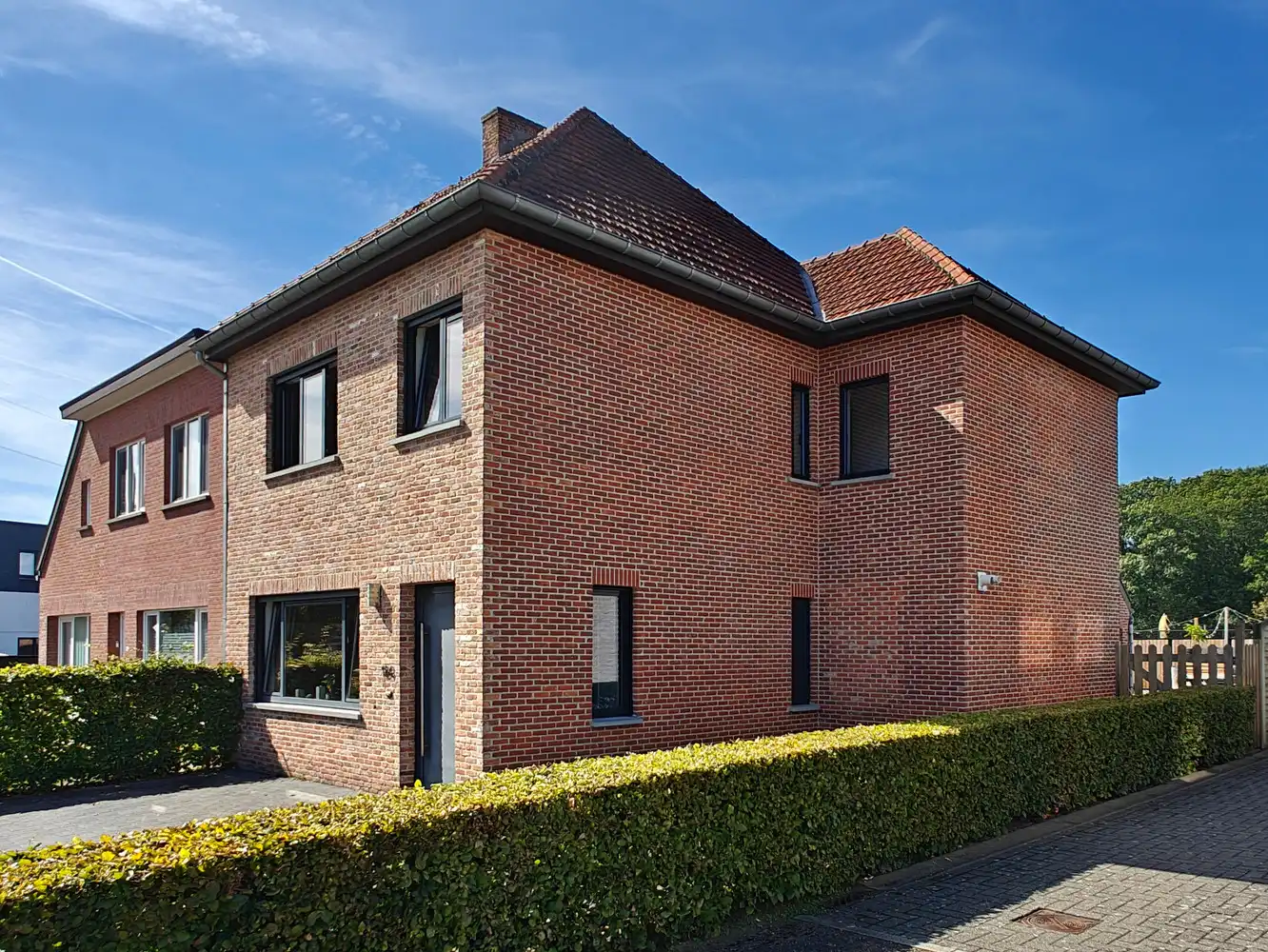 Ruime instapklare gezinswoning met 3 slaapkamers foto 3