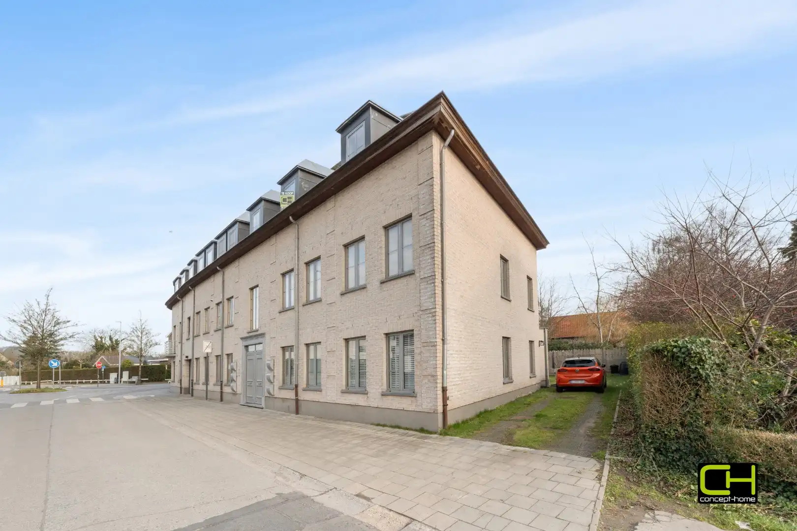 Lichtrijk duplex appartement met terras en ondergrondse staanplaats te koop in Lievegem foto 17