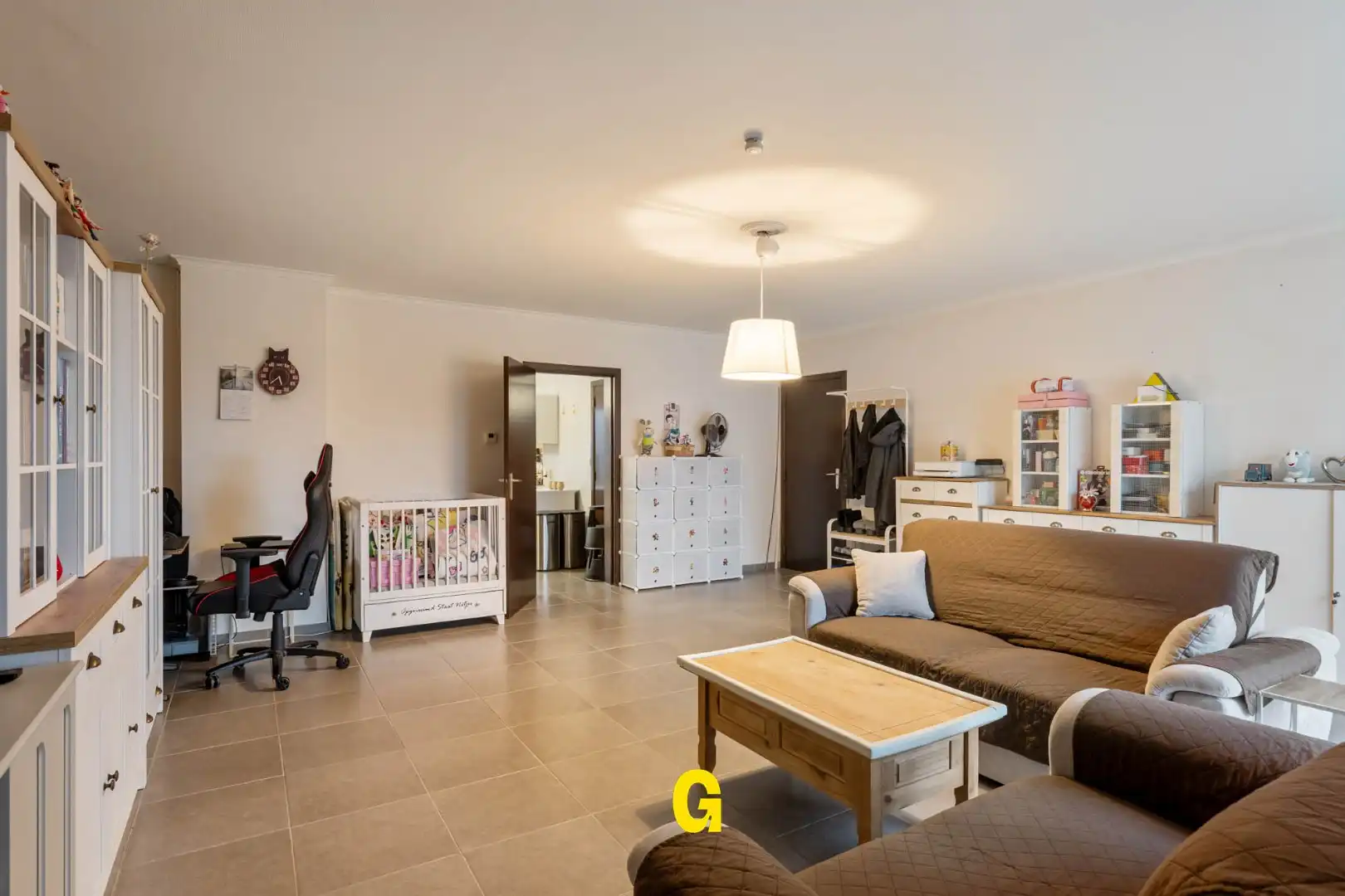 Twee slaapkamer appartement met mooi terras, 2 standplaatsen en mogelijkheid tot het bijkopen van extra berging of hobbyruimte foto 4