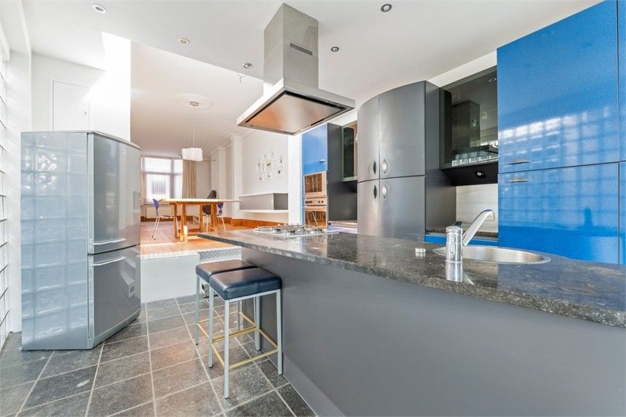 PRACHTIG HERENHUIS MET VEEL CHARME IN HET CENTRUM VAN SINT-TRUIDEN foto 18