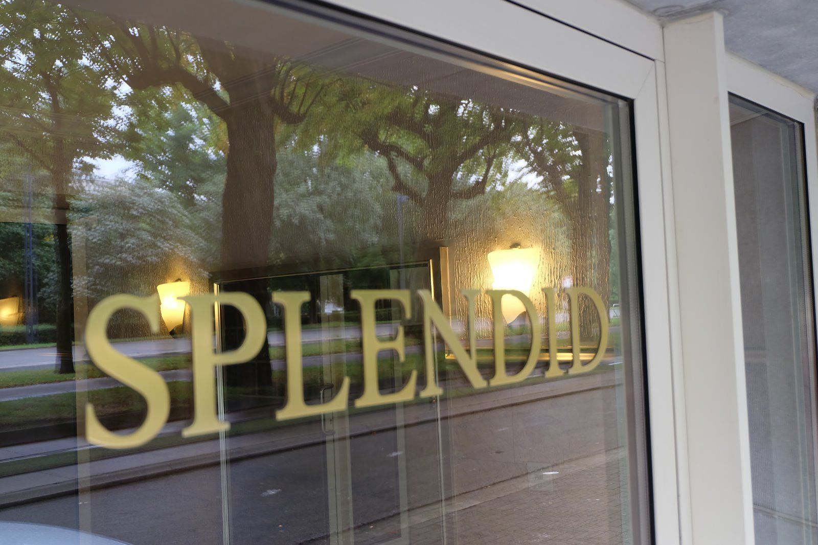 Uiterst goed gelegen 3 slaapkamer appartement foto 2