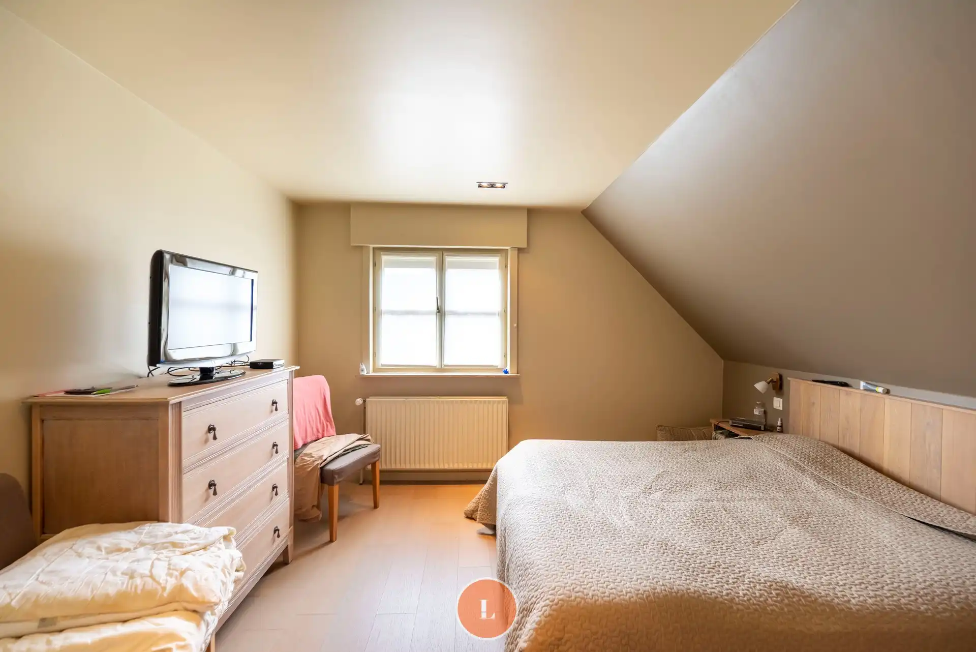 Alleenstaande woning in groene residentiële wijk foto 17