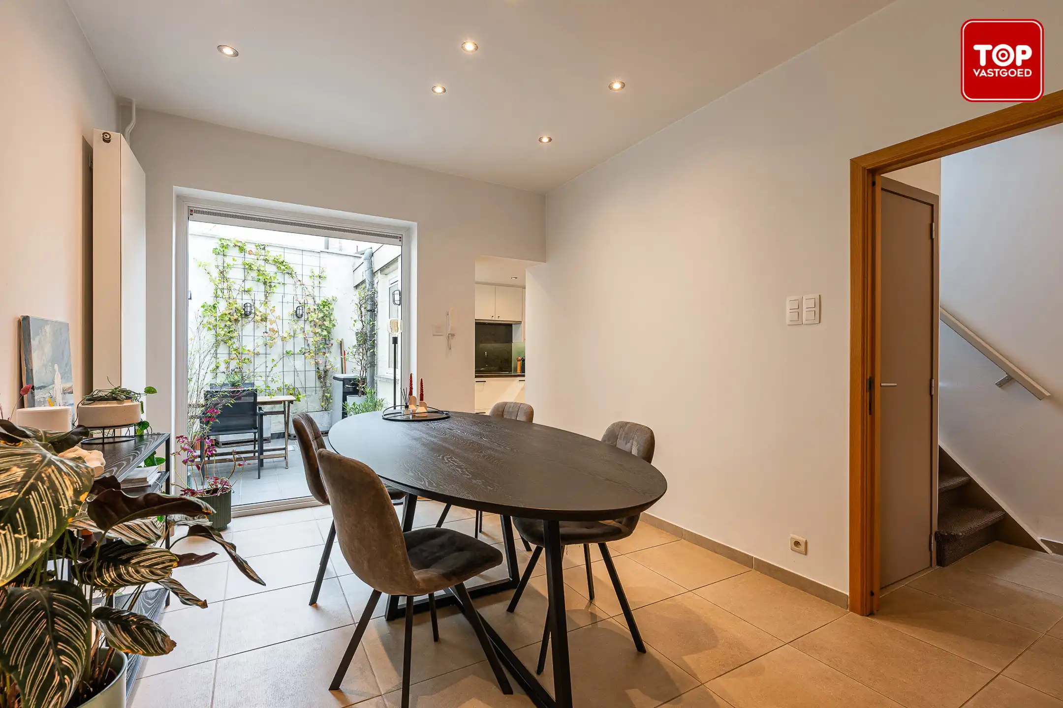 Gezellige instapklare woning met leuke stadskoer.  foto 8