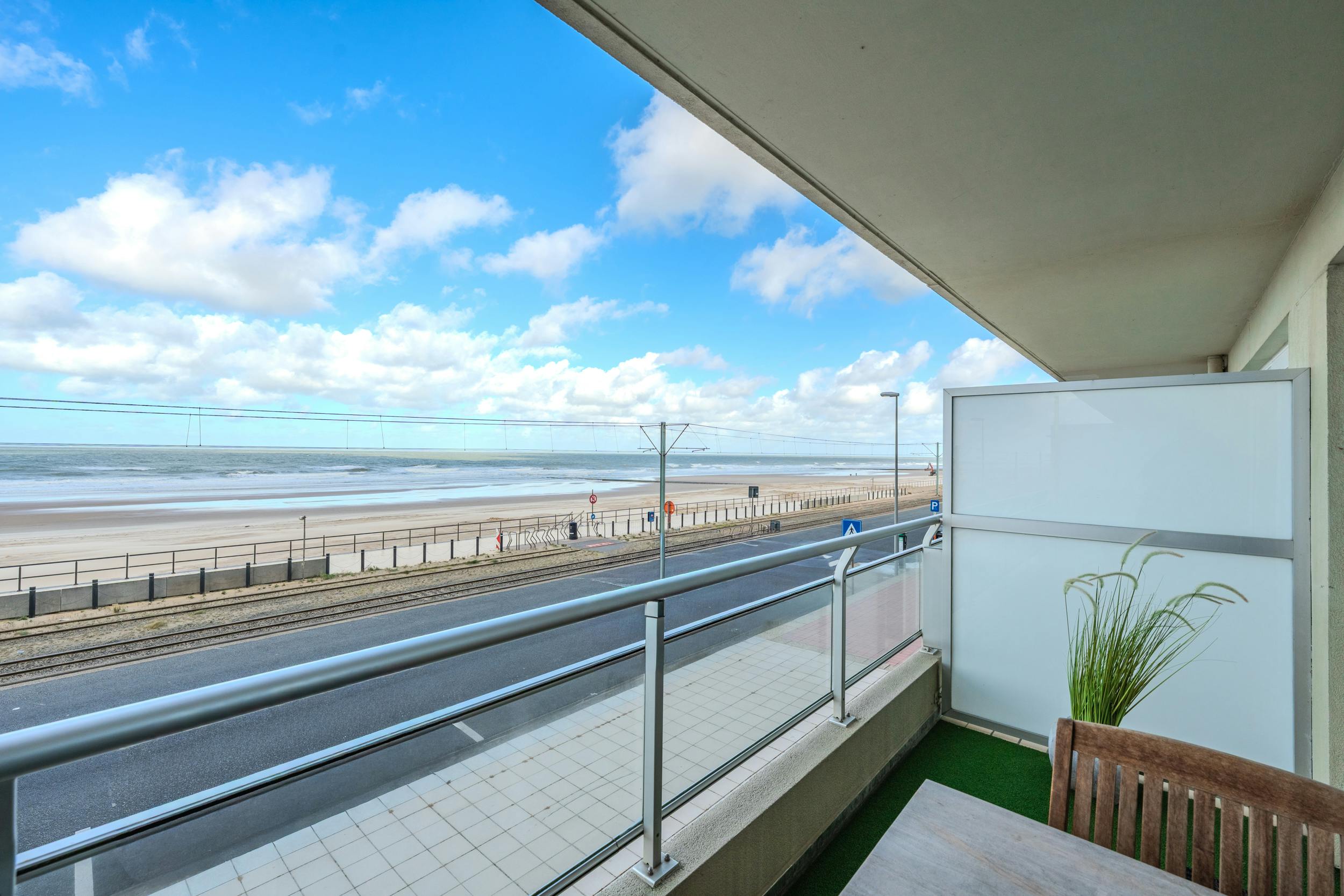 Prachtig éénslaapkamer appartement te koop op de Zeedijk te Middelkerke! foto 10