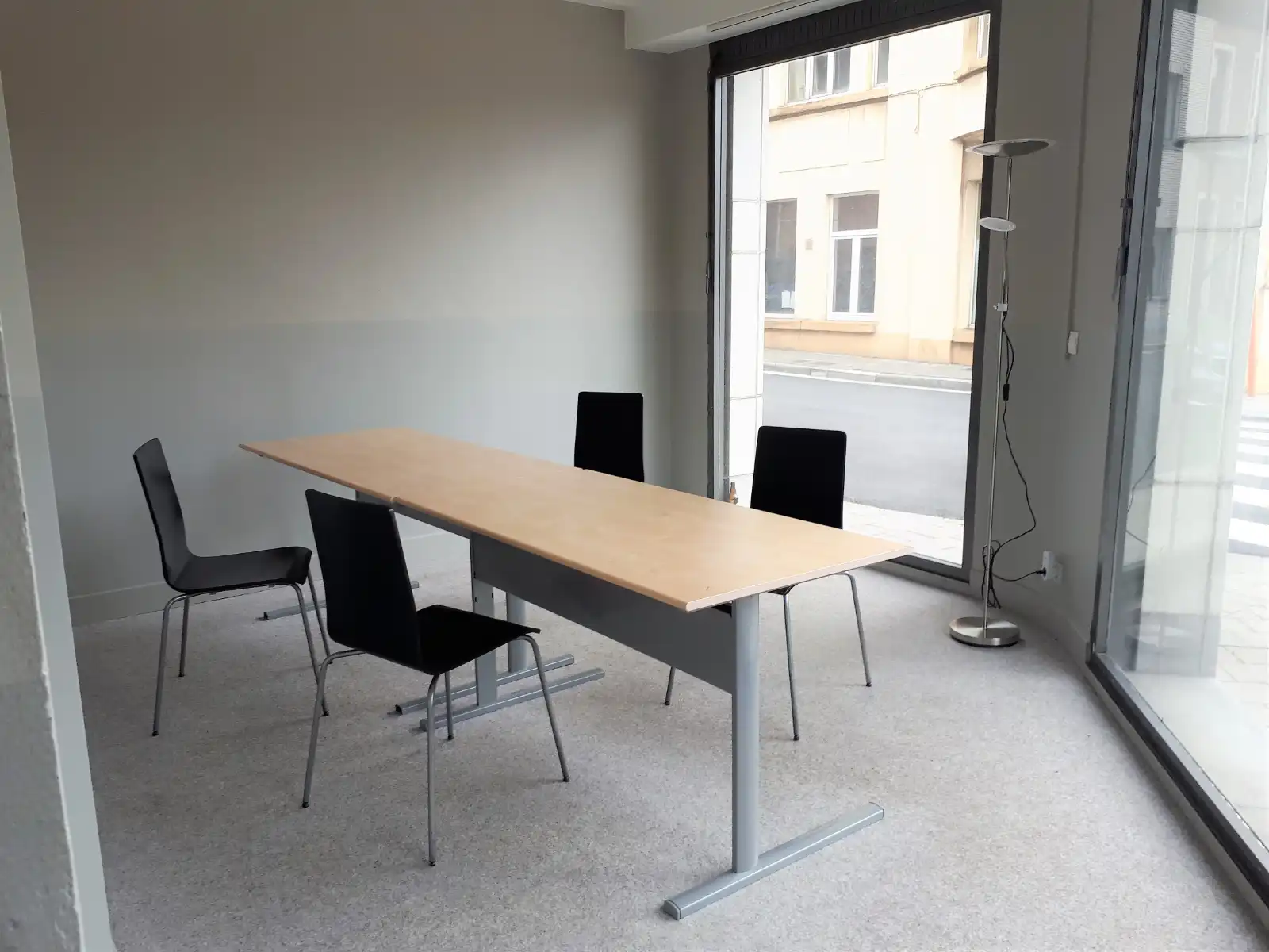 Hoek handelspand op commerciële ligging met veel visibiliteit foto 30