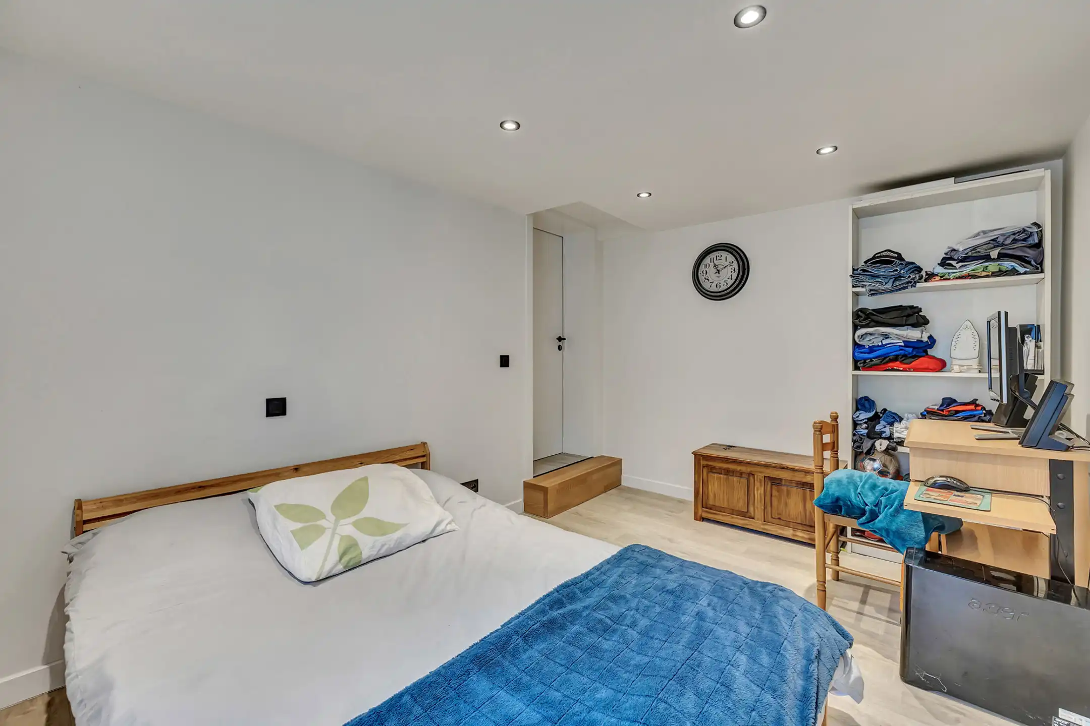 Gerenoveerd appartement met 2 ruime slaapkamers foto 9