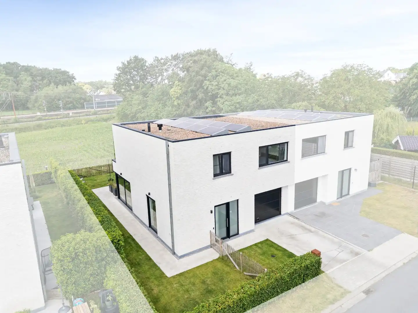 Instapklare woning met zicht op de velden foto 23