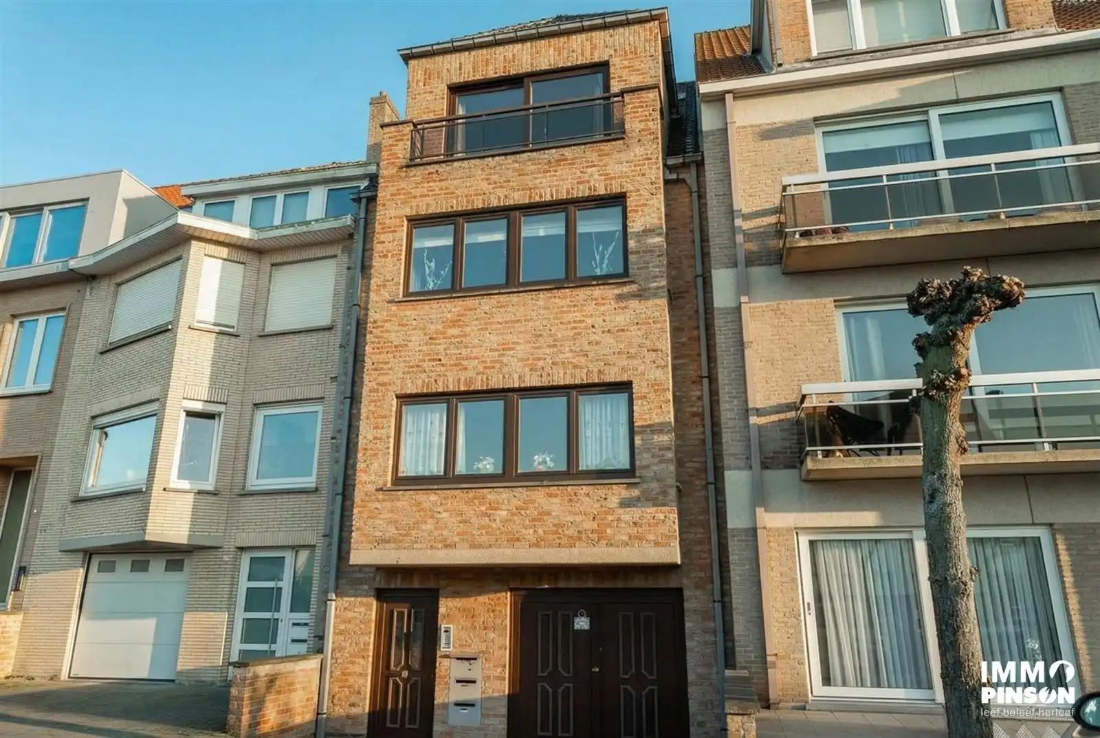 Ruim duplex appartement met berging en garage foto 16