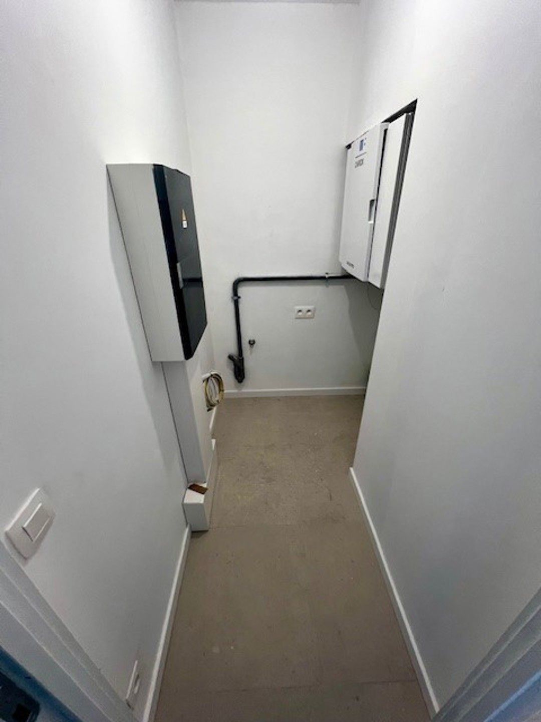 Gerenoveerd 3 slpk app + aparte bureau met tuin en garagebox foto 16