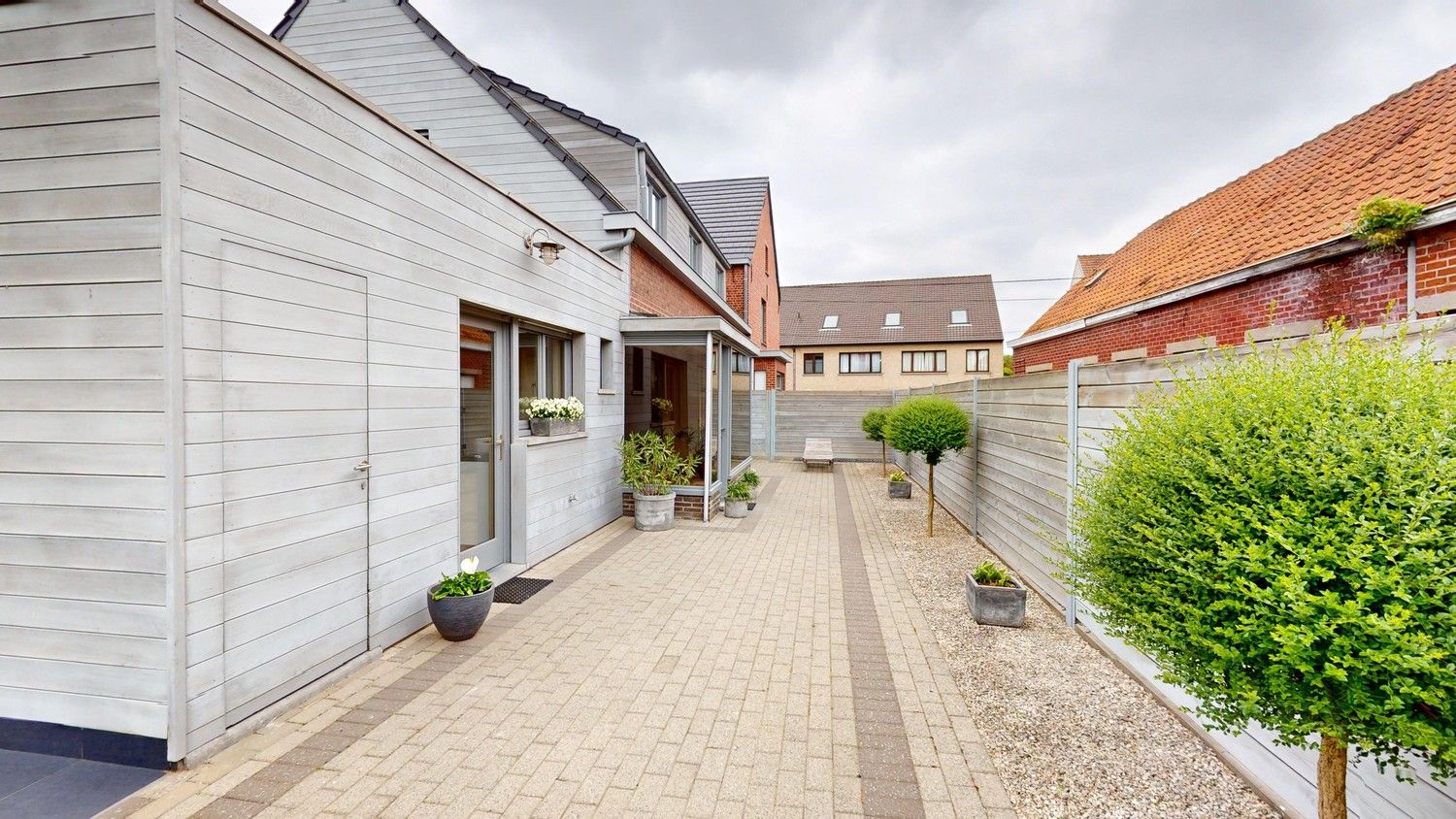 Zeer ruime woning met 4 slaapkamers te koop! foto 16