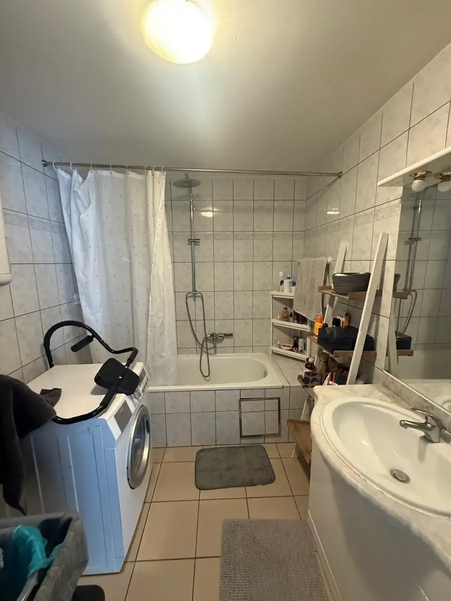 Instapklaar appartement met terras op wandelafstand van centrum Genk foto 6