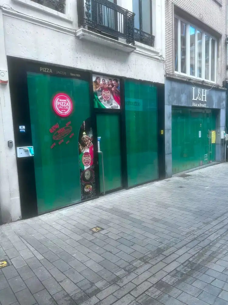HANDELSPAND TE HUUR – TOPLOCATIE OP DE BRUUL IN MECHELEN foto 2