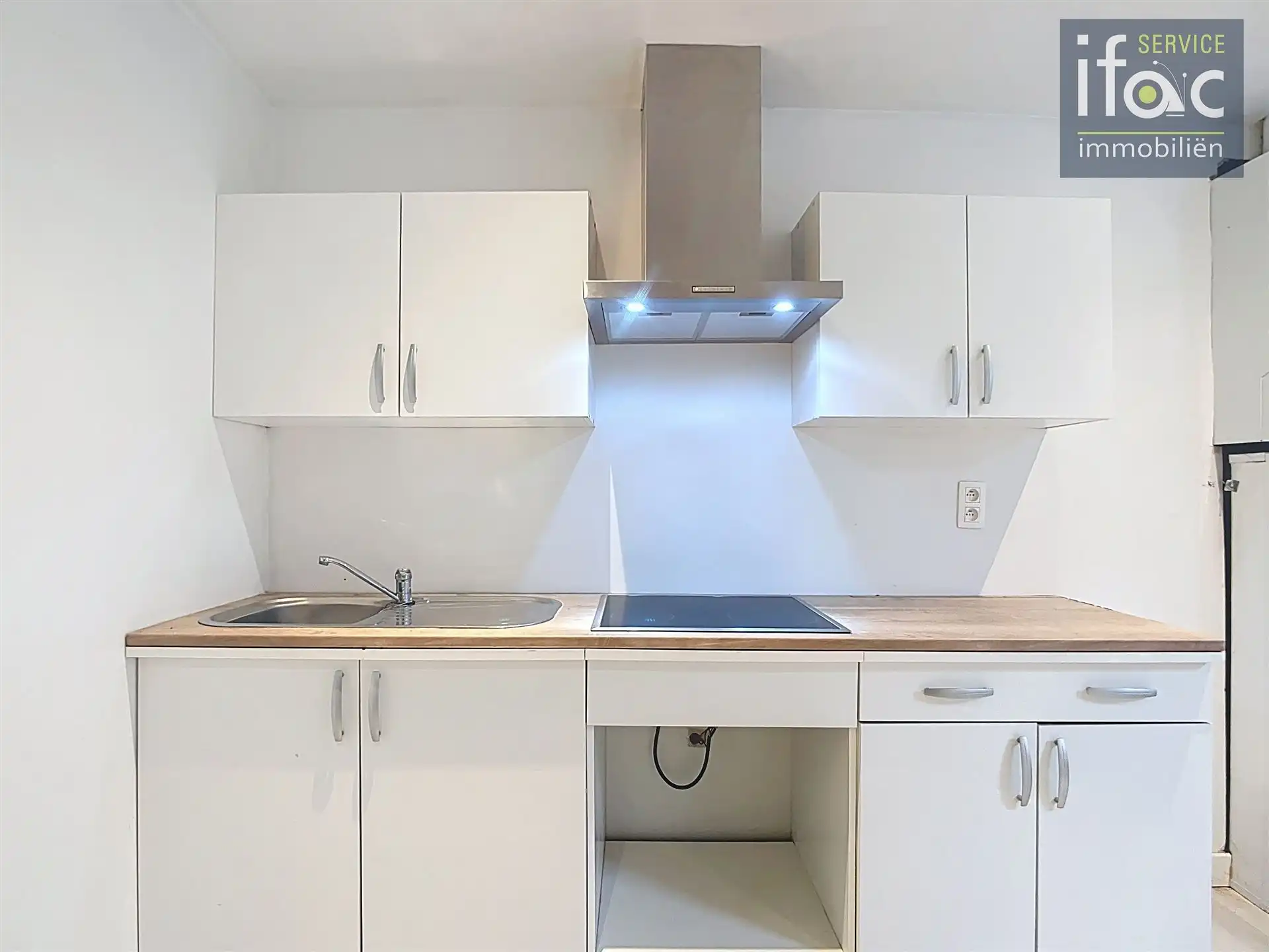 Opbrengstgebouw met handelsruimte en appartment foto 12