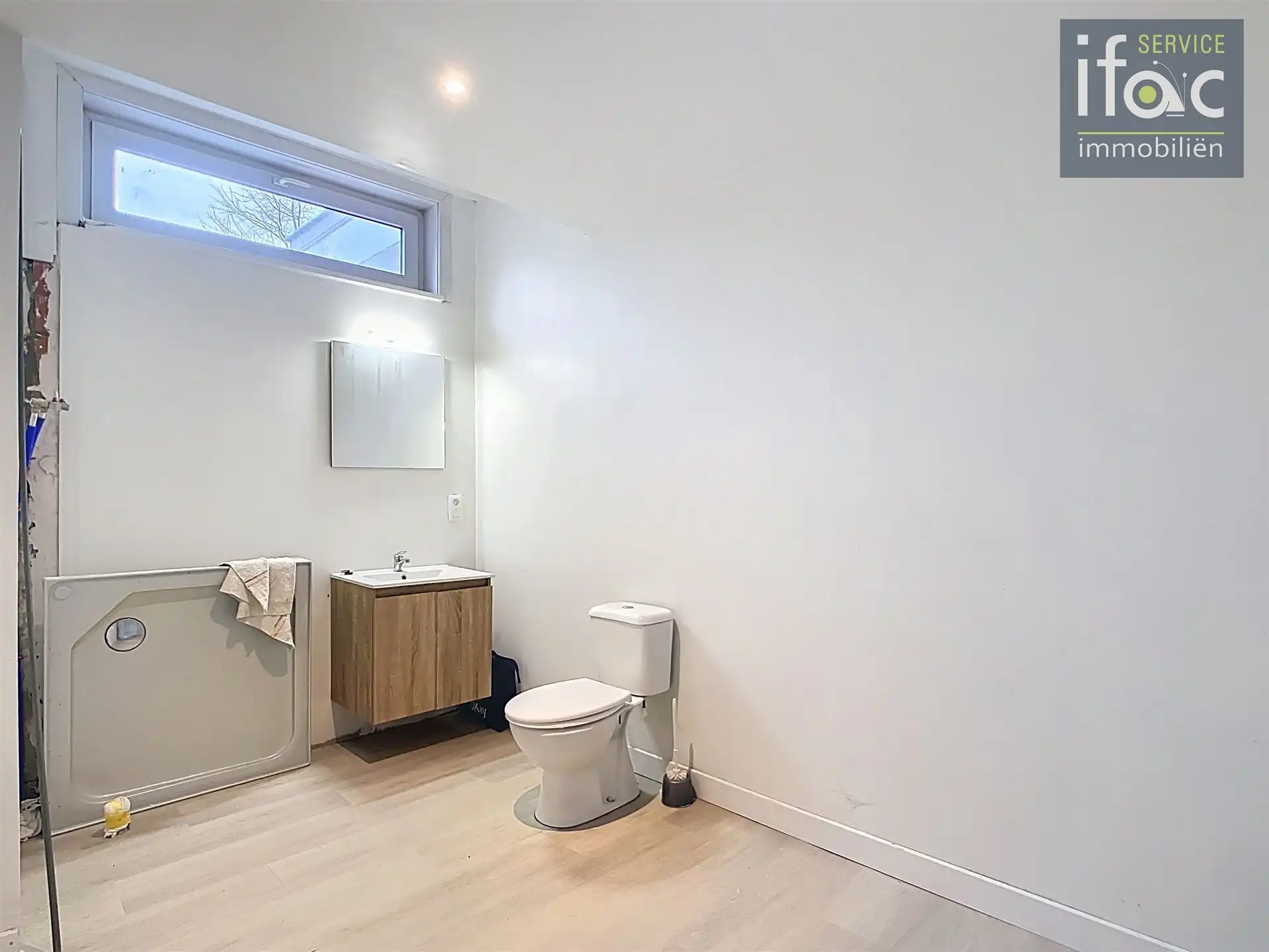 Opbrengstgebouw met handelsruimte en appartment foto 12