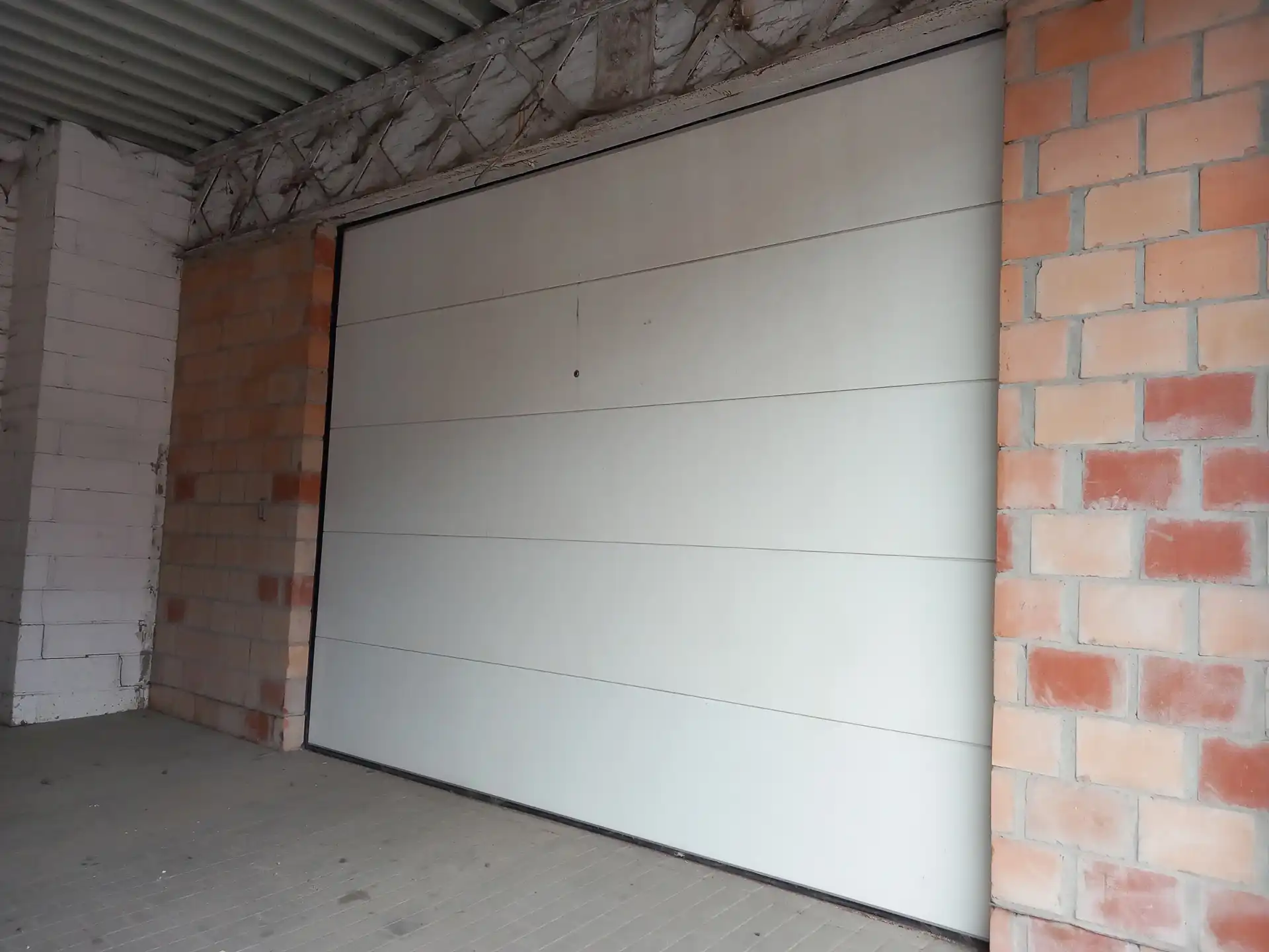 VLIERZELE - Opslagruimte vlakbij de invalsweg. foto 9