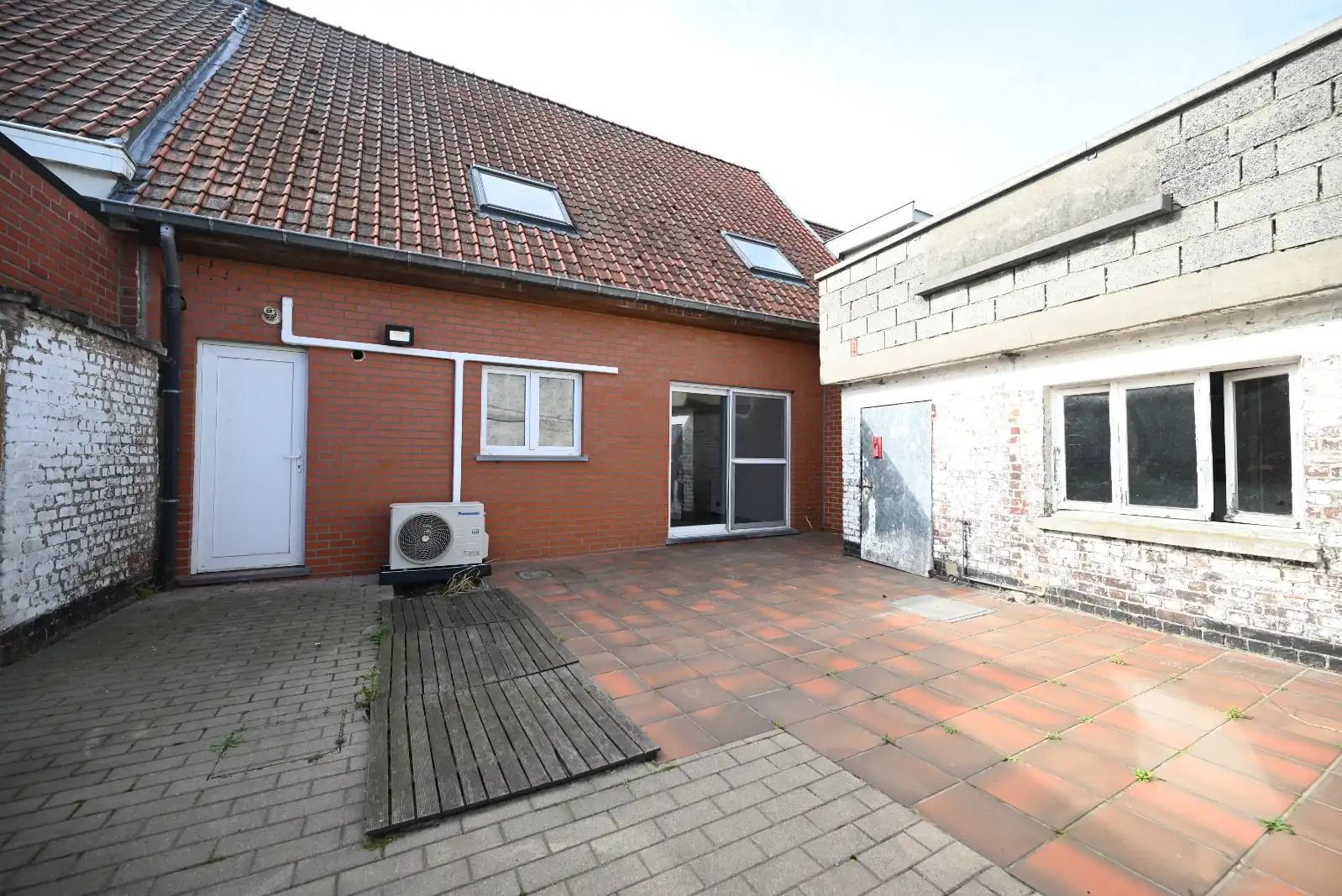 Ruime gezinswoning met 3 slaapkamers, tuin en groot terras! foto 21