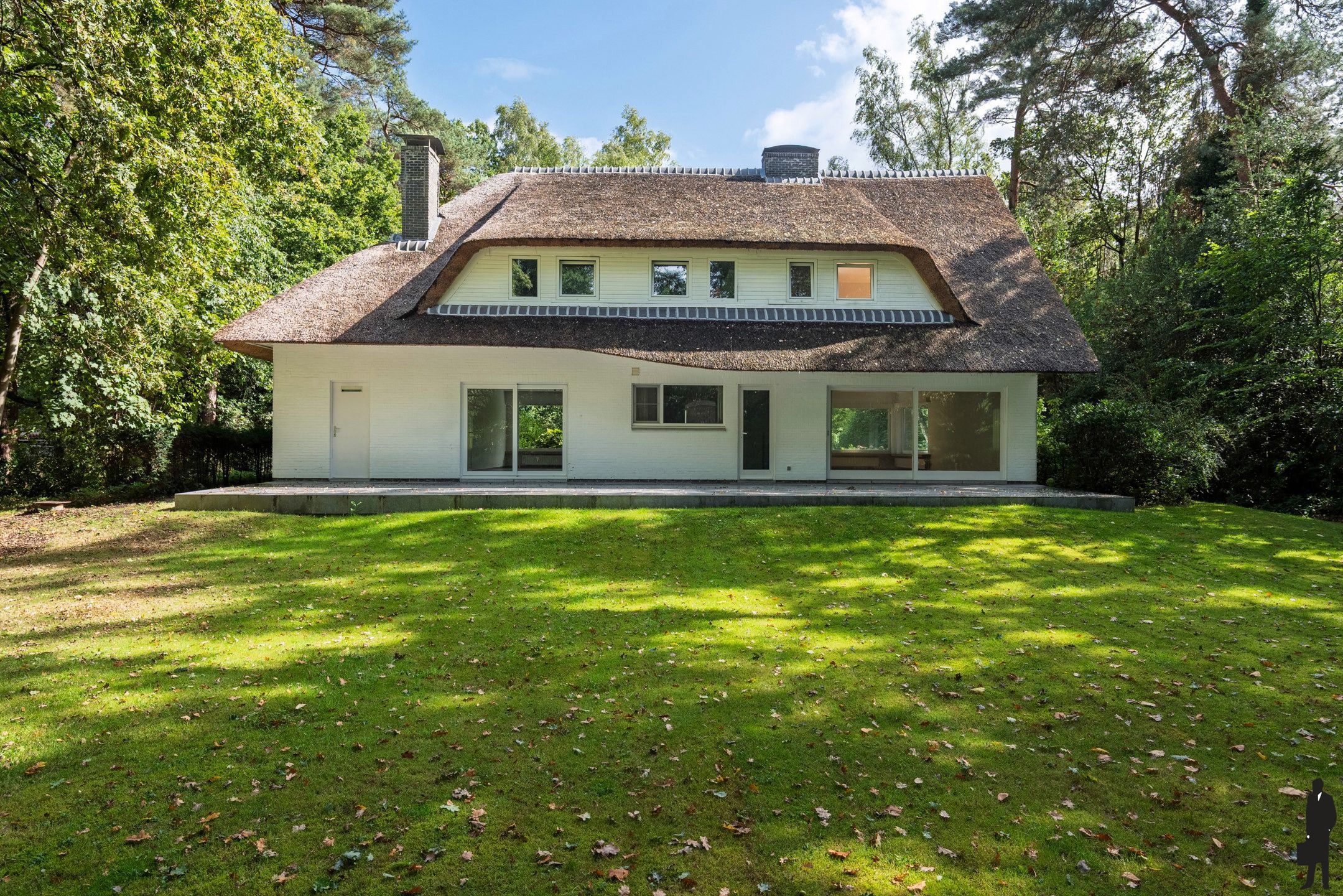 Rietgedekte villa op ca. 3.350 m² met optimale privacy foto 4