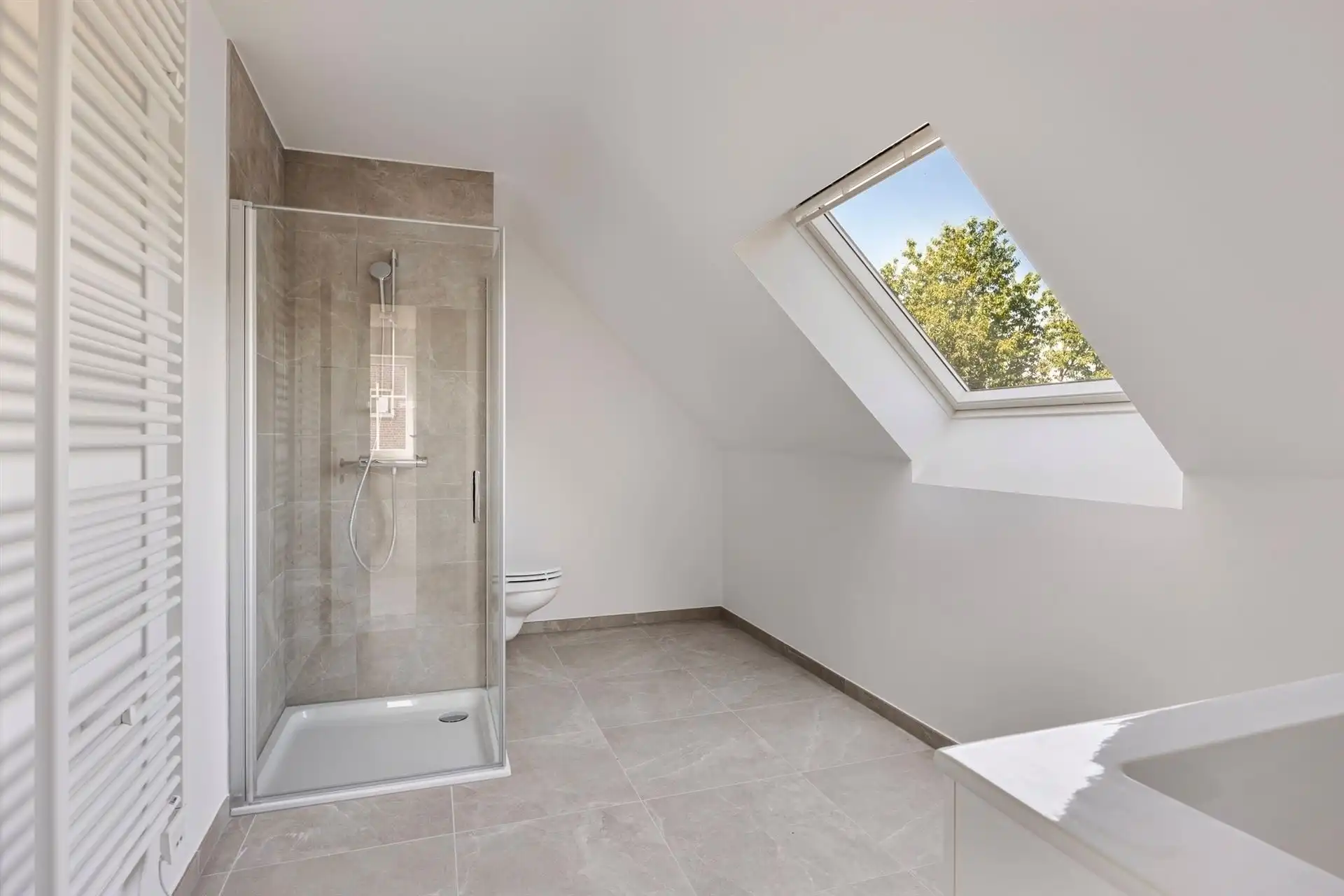 Nieuwbouw woning nabij centrum foto 19