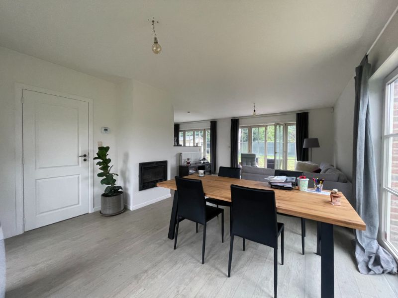 Rustig gelegen open bebouwing met ruime tuin en 3 slaapkamers foto 6