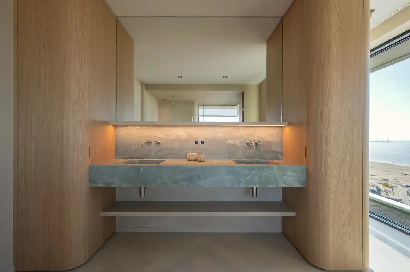 Uitzonderlijk duplex penthouse met een ideale oriëntatie en een fenomenaal panoramisch zicht over de Noordzee, Duinbergen en het Albertstrand foto 22