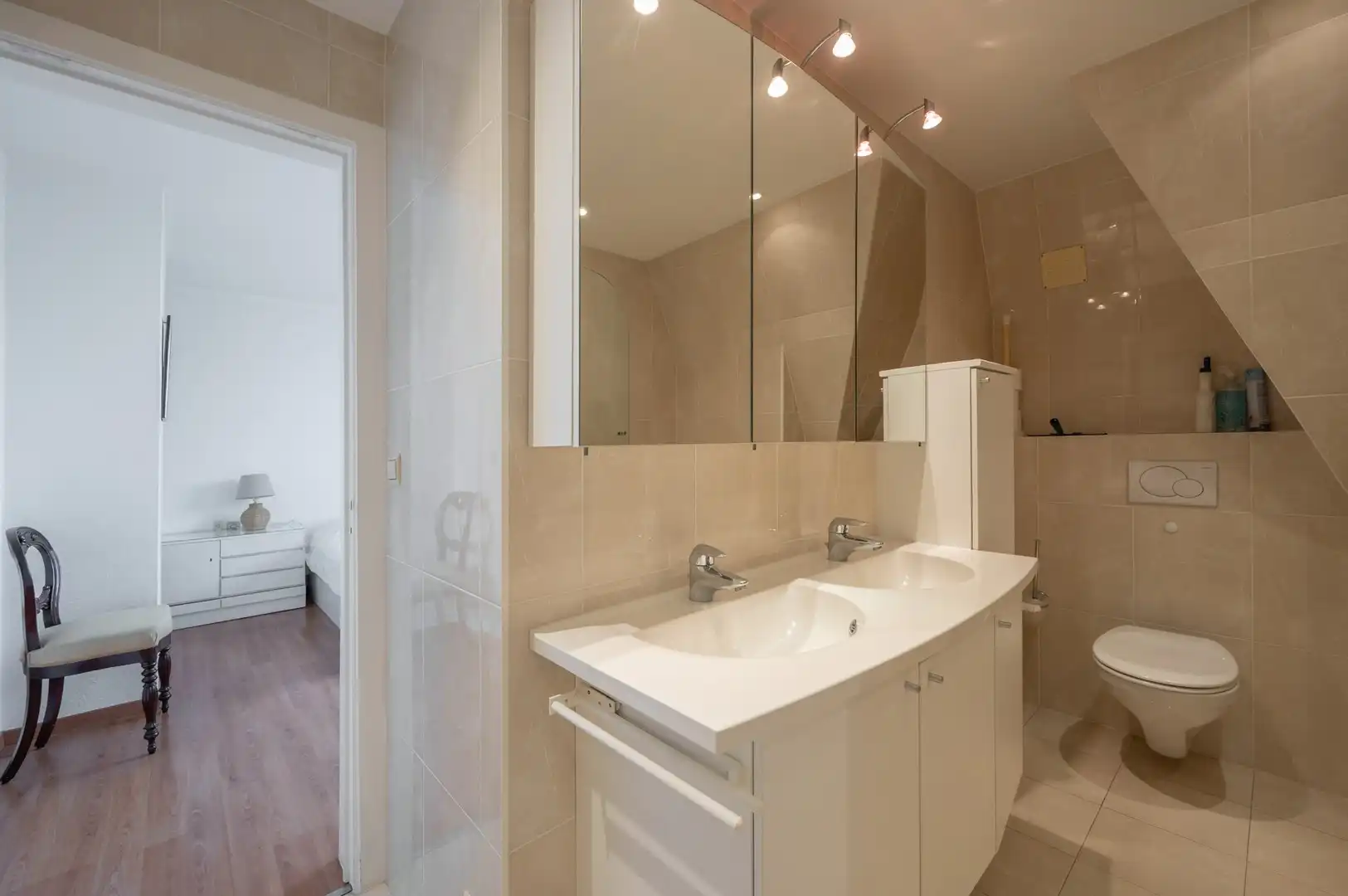 Hoekappartement van 130m² gelegen in een villa residentie in het Zoute. foto 15