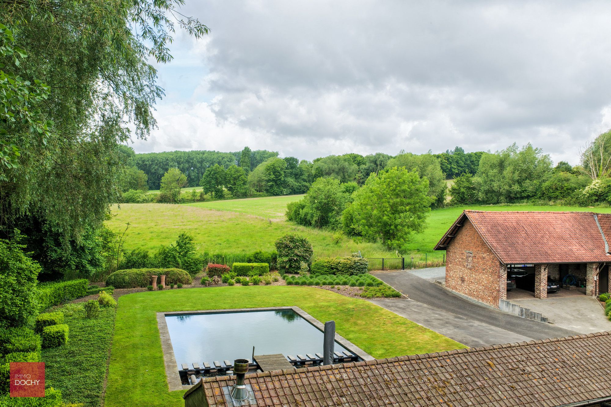 Zeer rustig gelegen instapklaar landhuis met zwemvijver foto 5