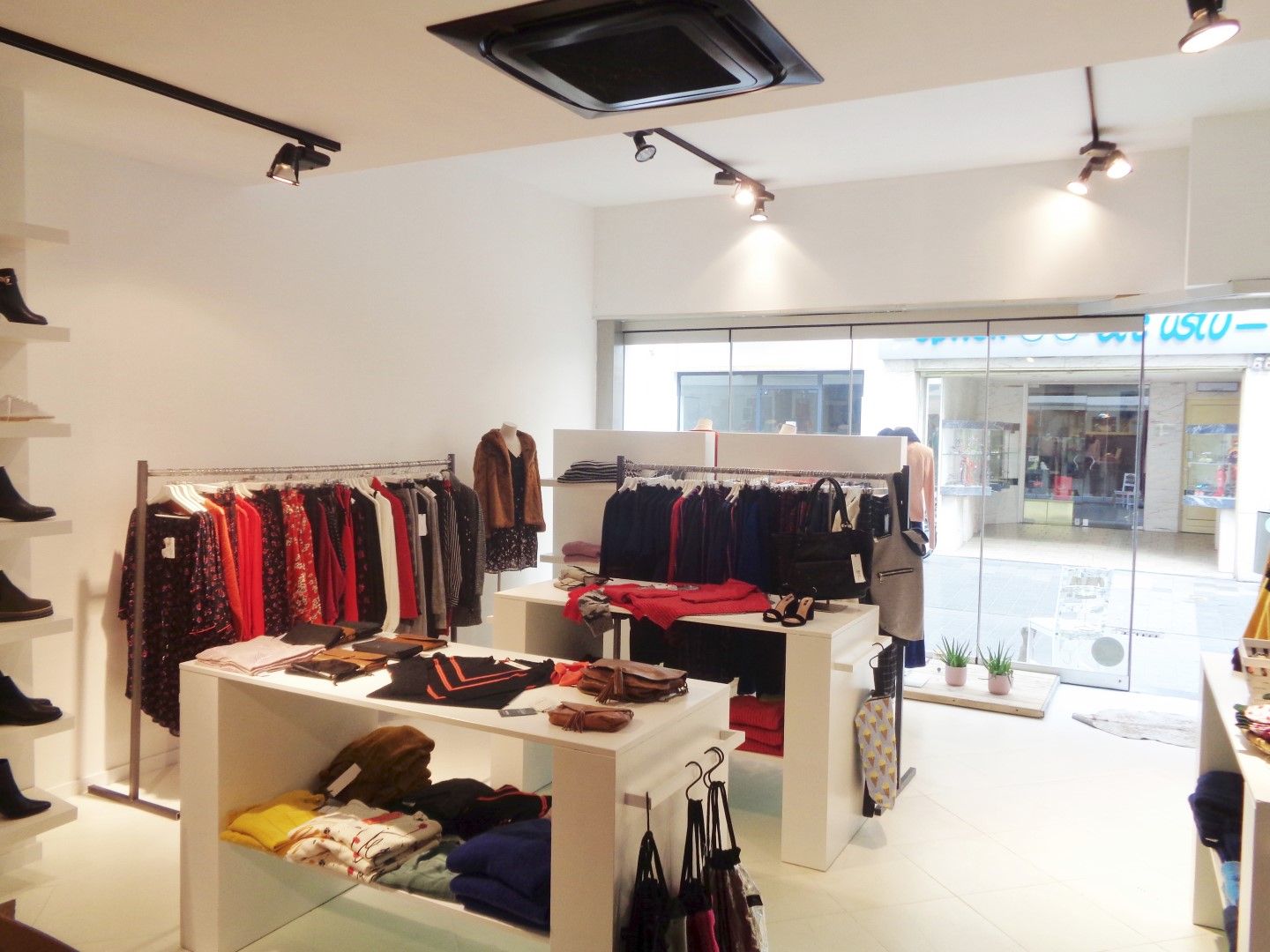 Handelsgelijkvloers te huur in hartje Mechelen foto 5