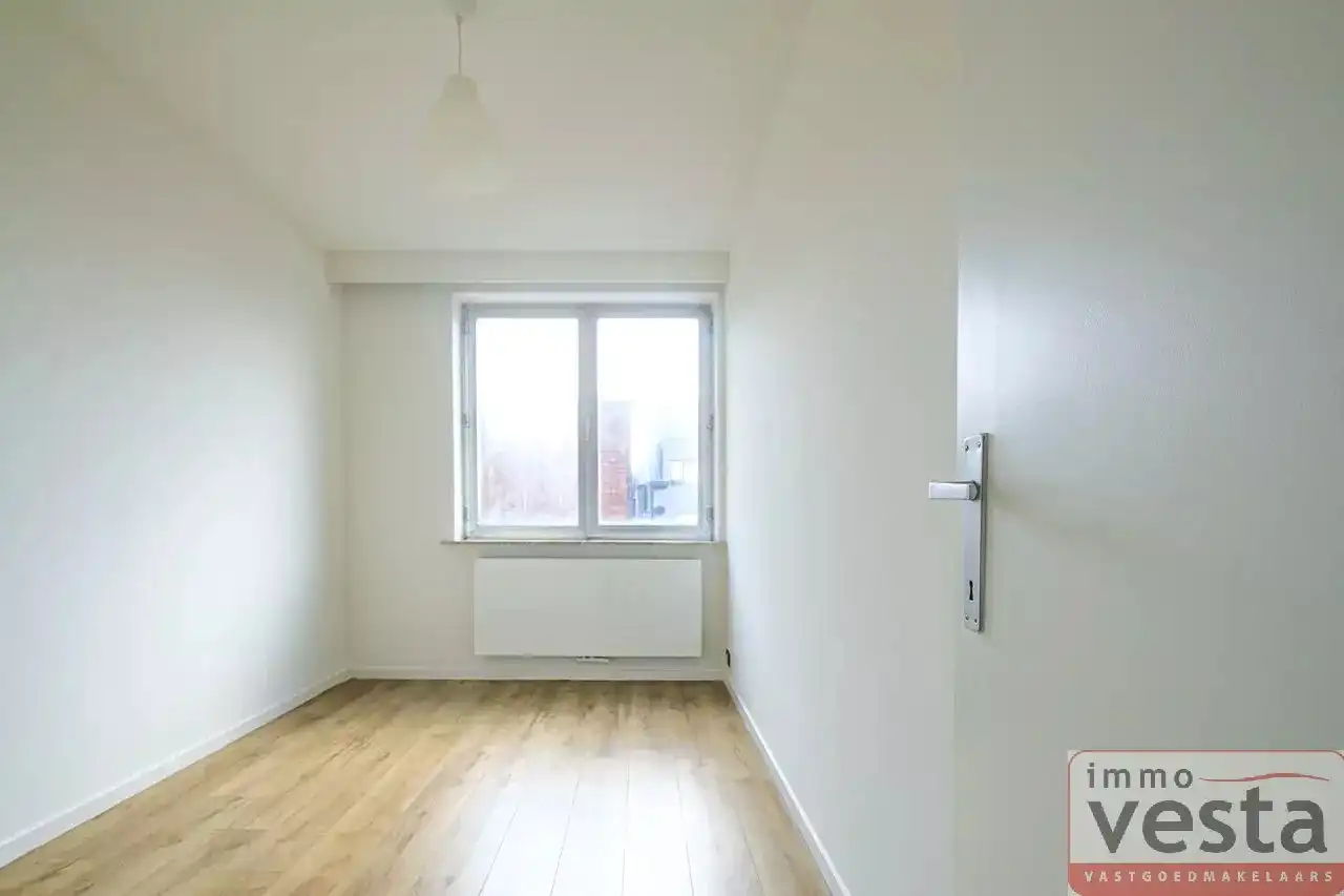 Appartement te huur in Sint-Truiden met 3 slaapkamers foto 9